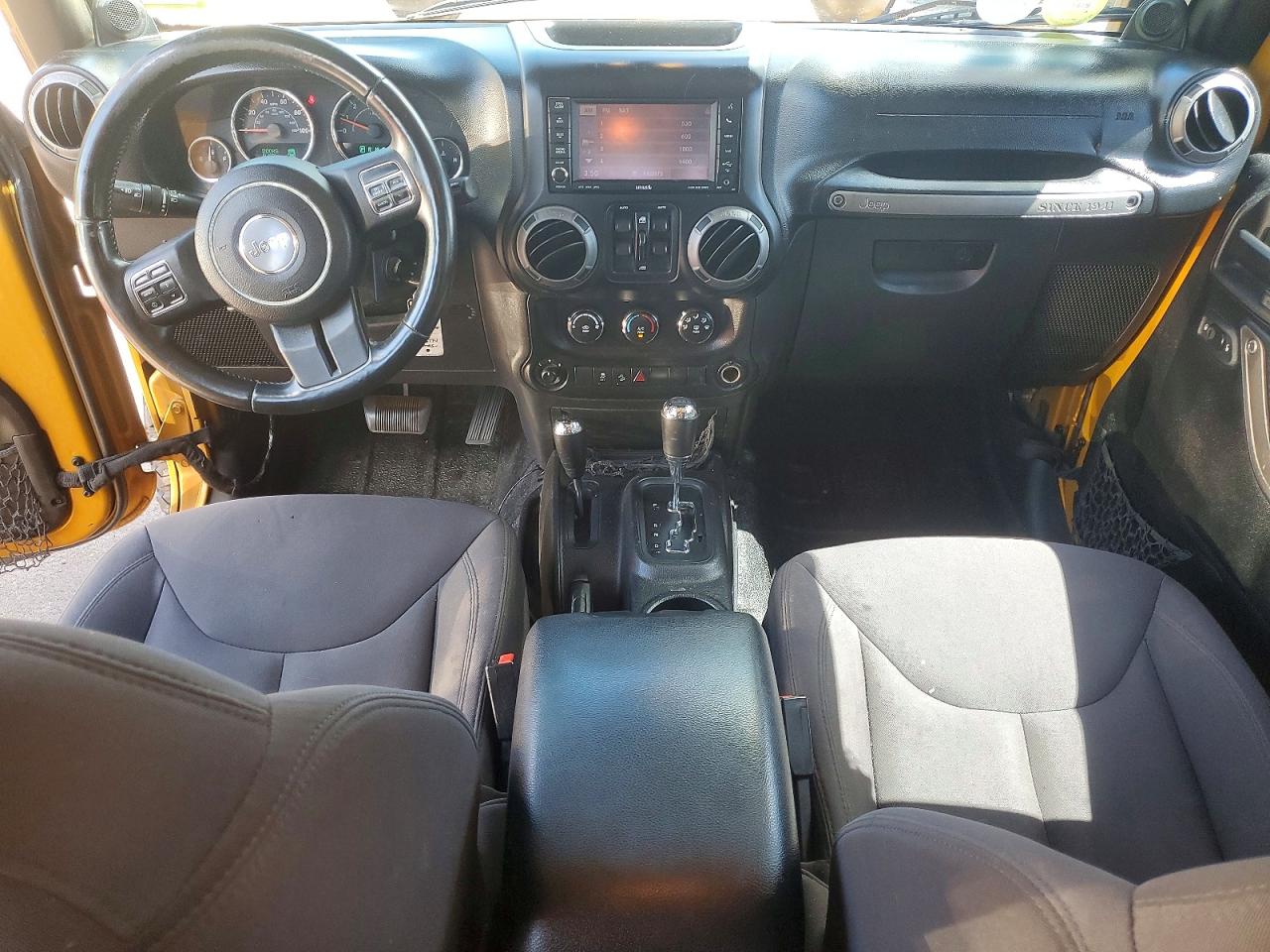 2014 Jeep Wrangler Unlimited Sport Gold vin: 1C4BJWDG1EL276774
