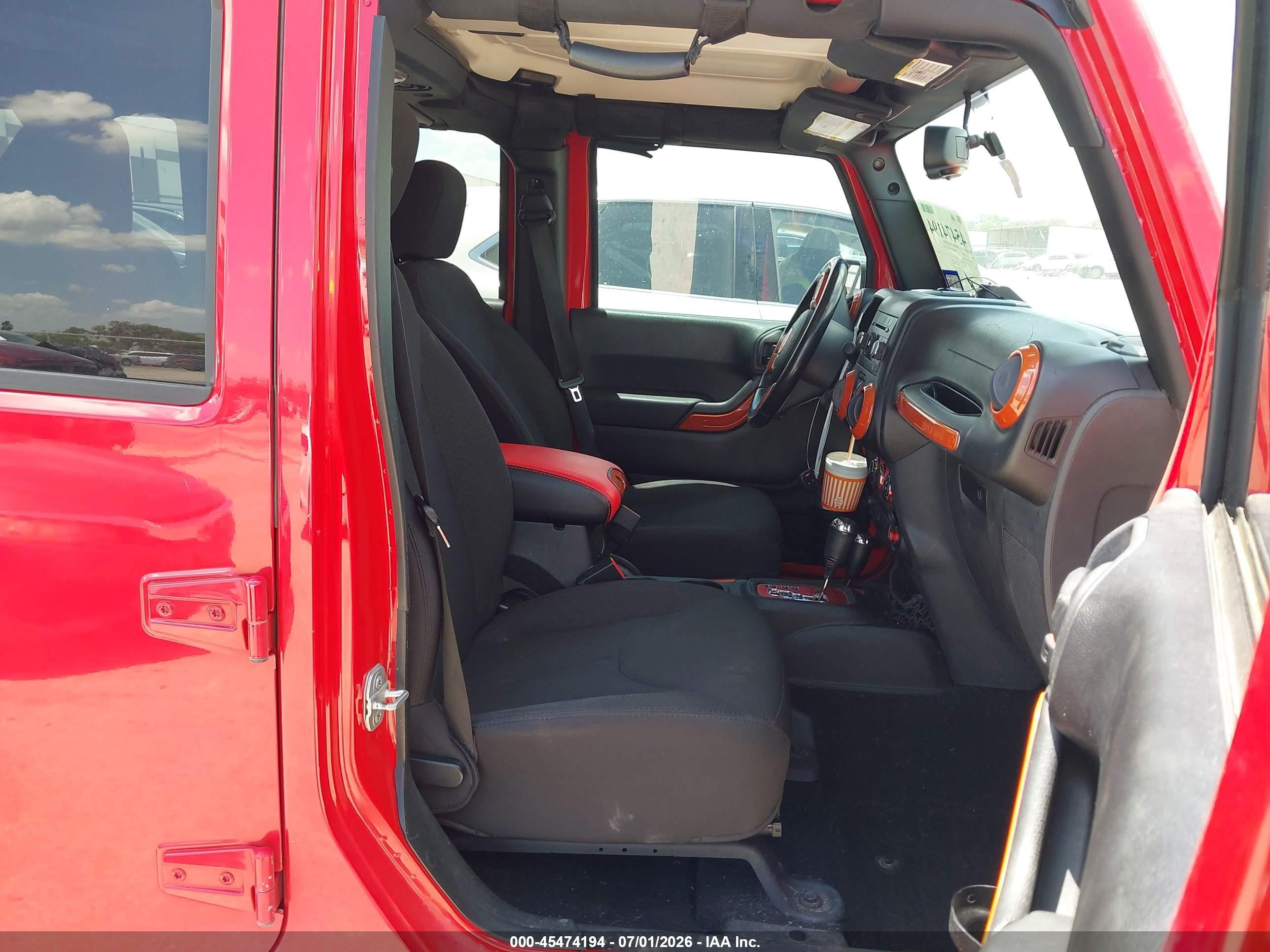 2015 Jeep Wrangler Unlimited Sport Red vin: 1C4BJWDG1FL508243