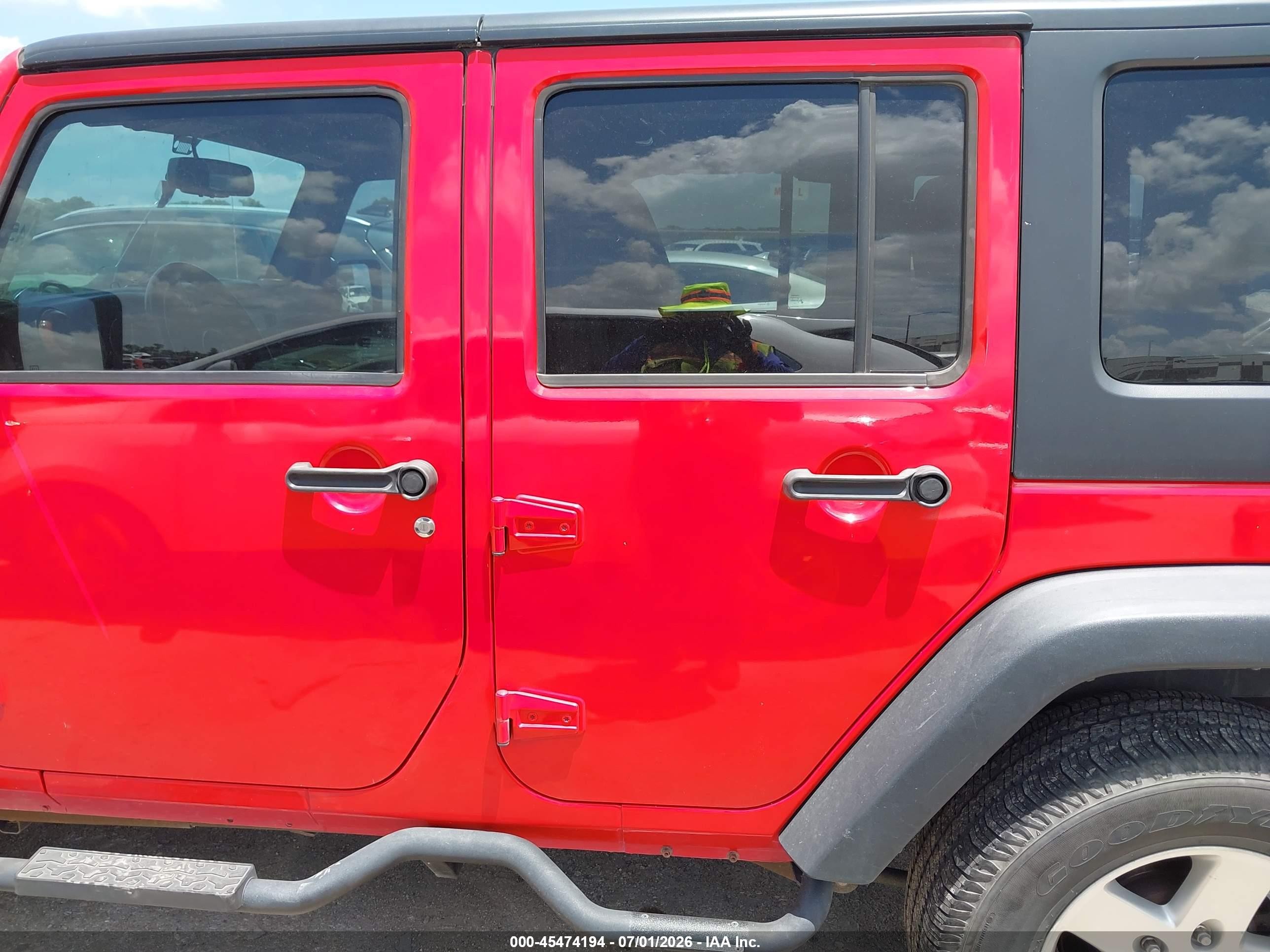 2015 Jeep Wrangler Unlimited Sport Red vin: 1C4BJWDG1FL508243