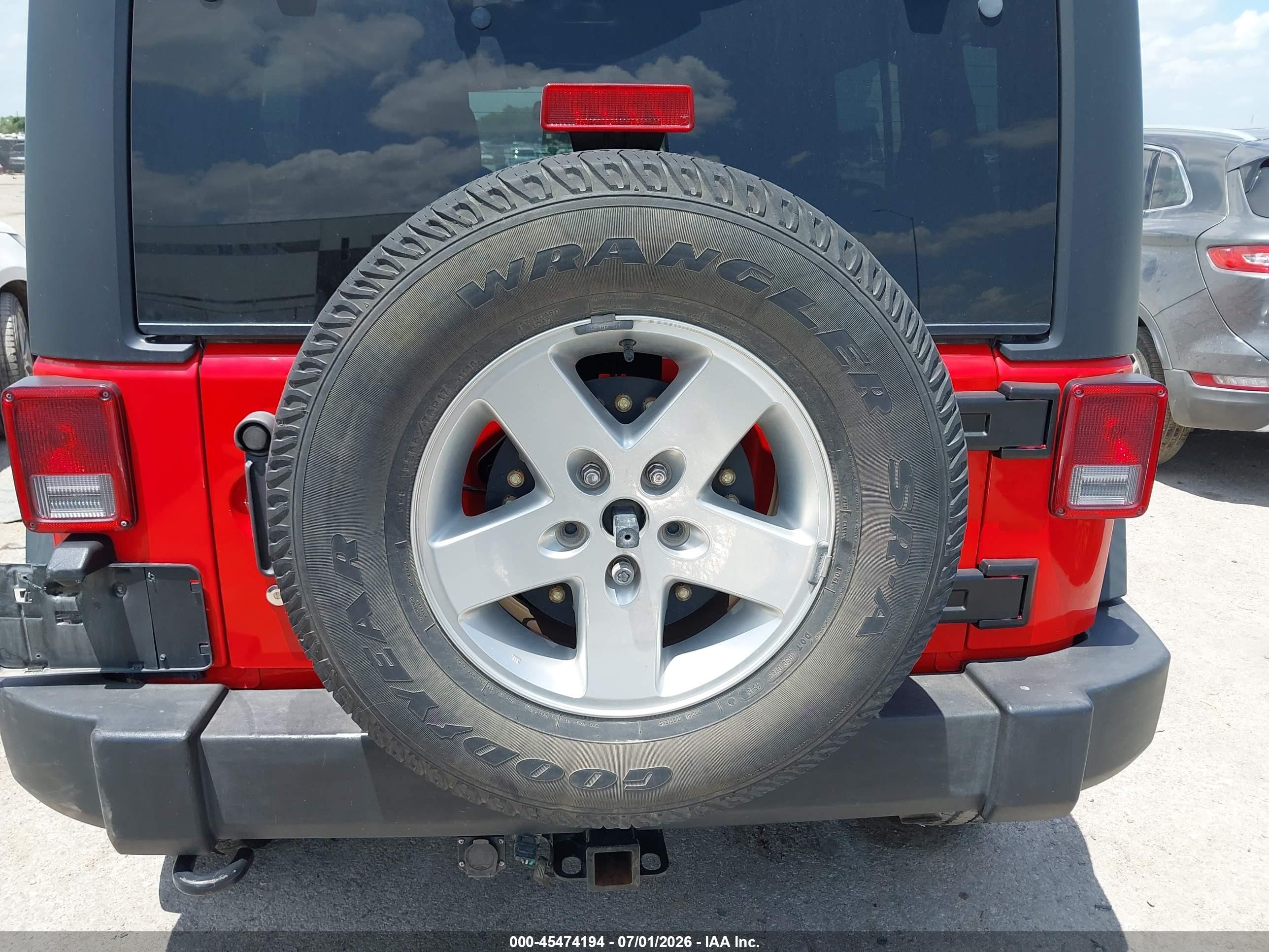 2015 Jeep Wrangler Unlimited Sport Red vin: 1C4BJWDG1FL508243