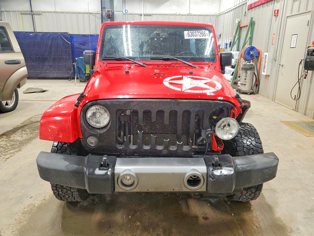 2015 Jeep Wrangler Unlimited Sport Red vin: 1C4BJWDG1FL598994