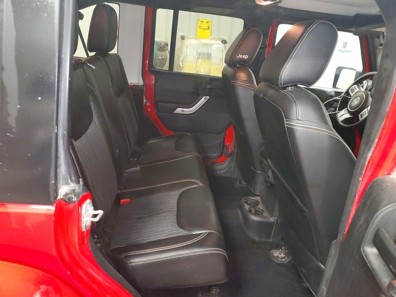 2015 Jeep Wrangler Unlimited Sport Red vin: 1C4BJWDG1FL598994