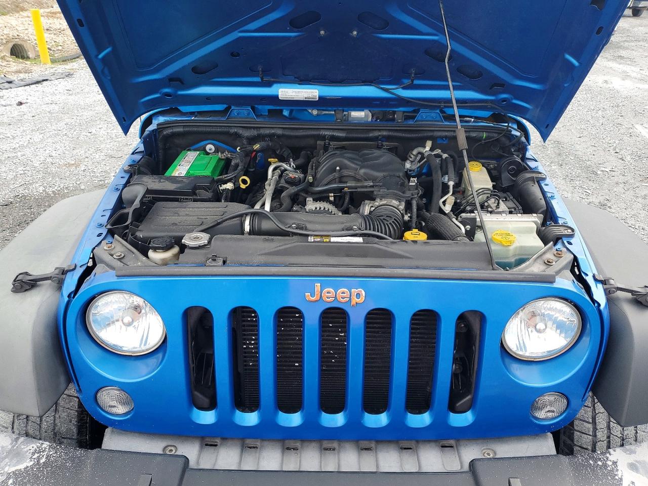 2015 Jeep Wrangler Unlimited Sport Blue vin: 1C4BJWDG1FL759263