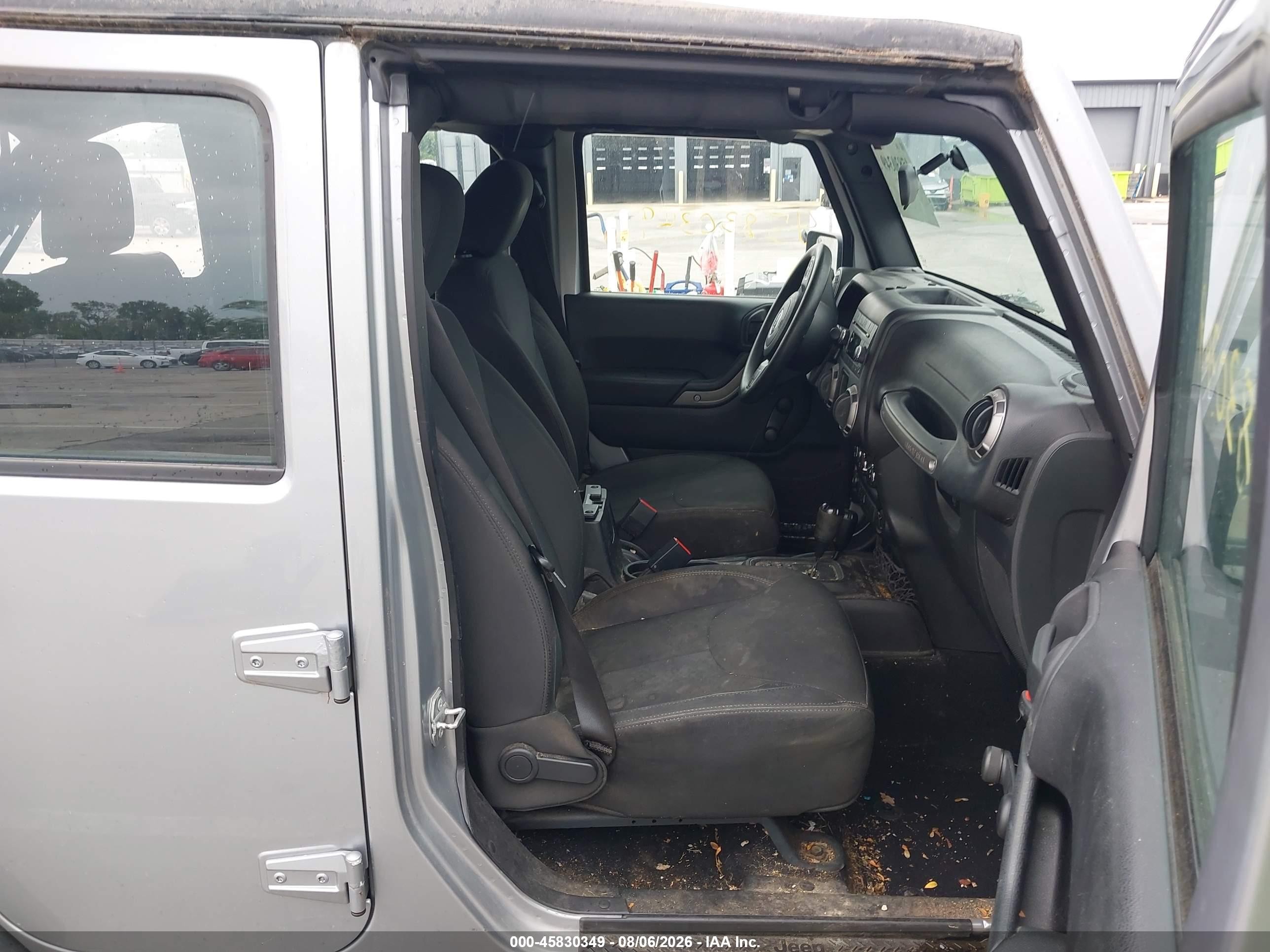2015 Jeep Wrangler Unlimited Sport Silver vin: 1C4BJWDG1FL760963