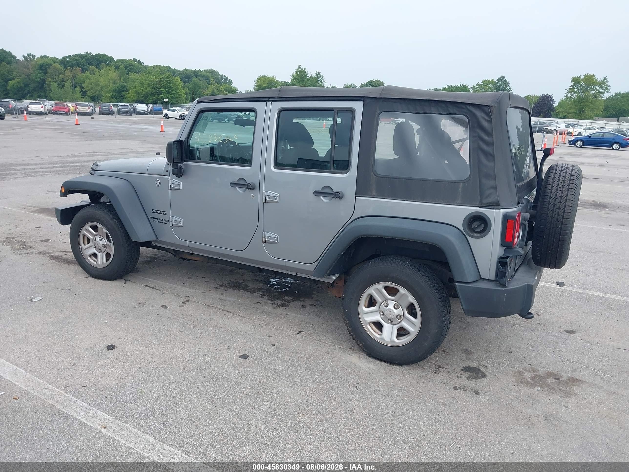 2015 Jeep Wrangler Unlimited Sport Silver vin: 1C4BJWDG1FL760963