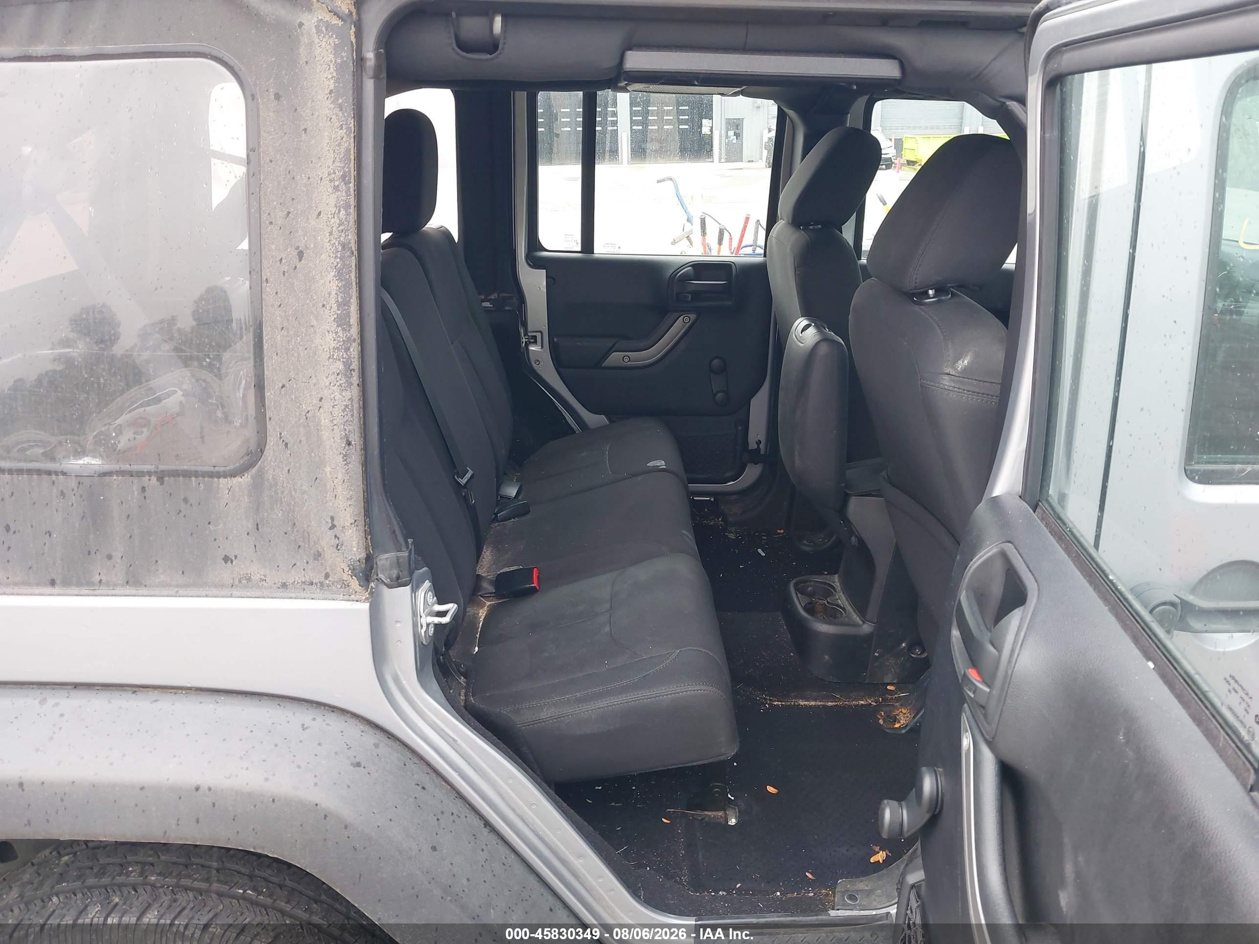 2015 Jeep Wrangler Unlimited Sport Silver vin: 1C4BJWDG1FL760963