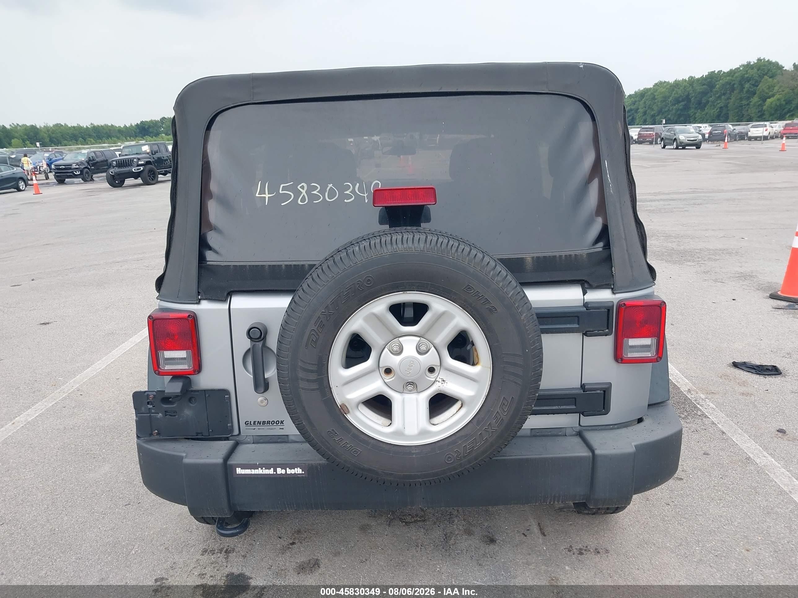 2015 Jeep Wrangler Unlimited Sport Silver vin: 1C4BJWDG1FL760963