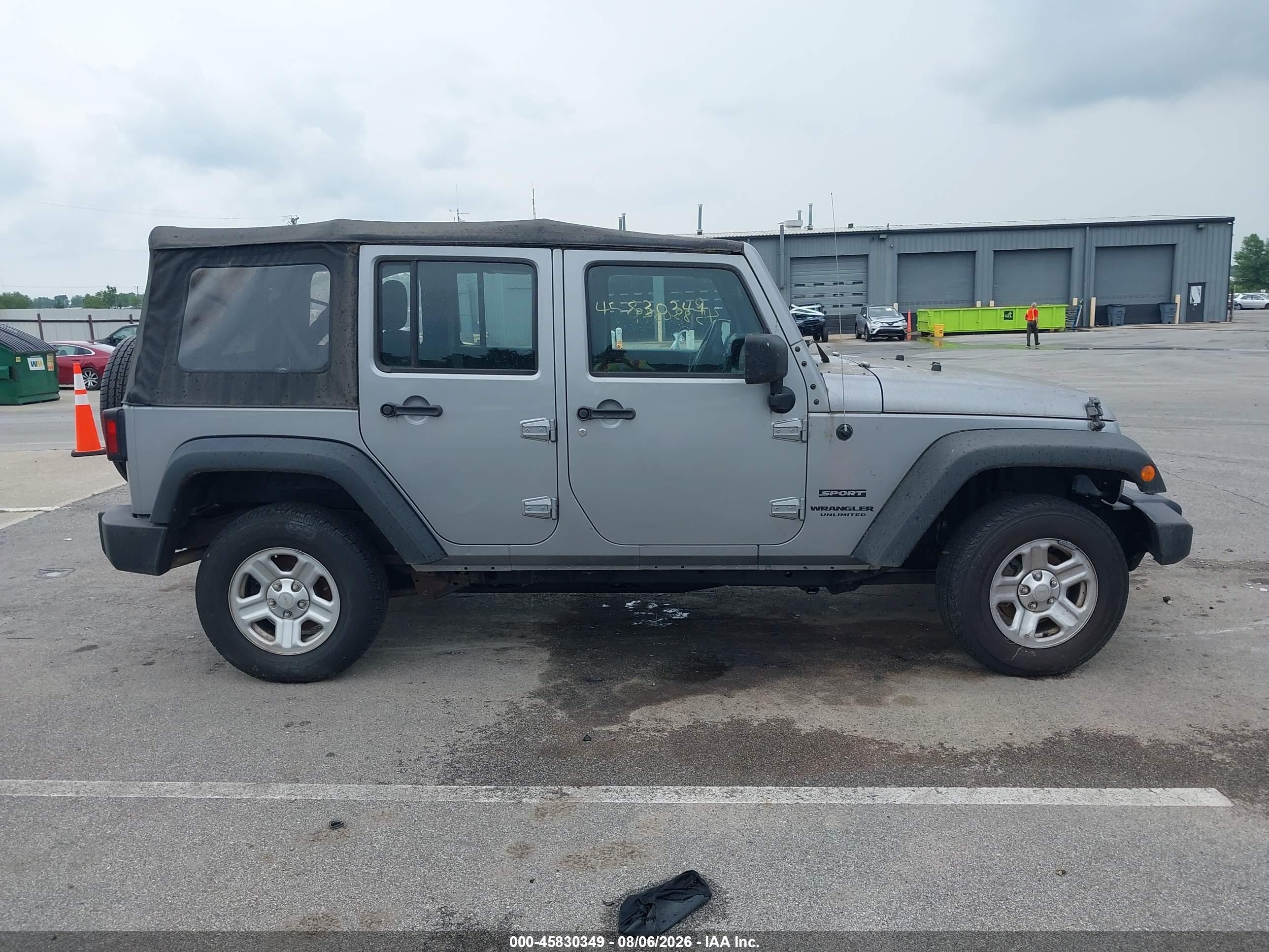 2015 Jeep Wrangler Unlimited Sport Silver vin: 1C4BJWDG1FL760963