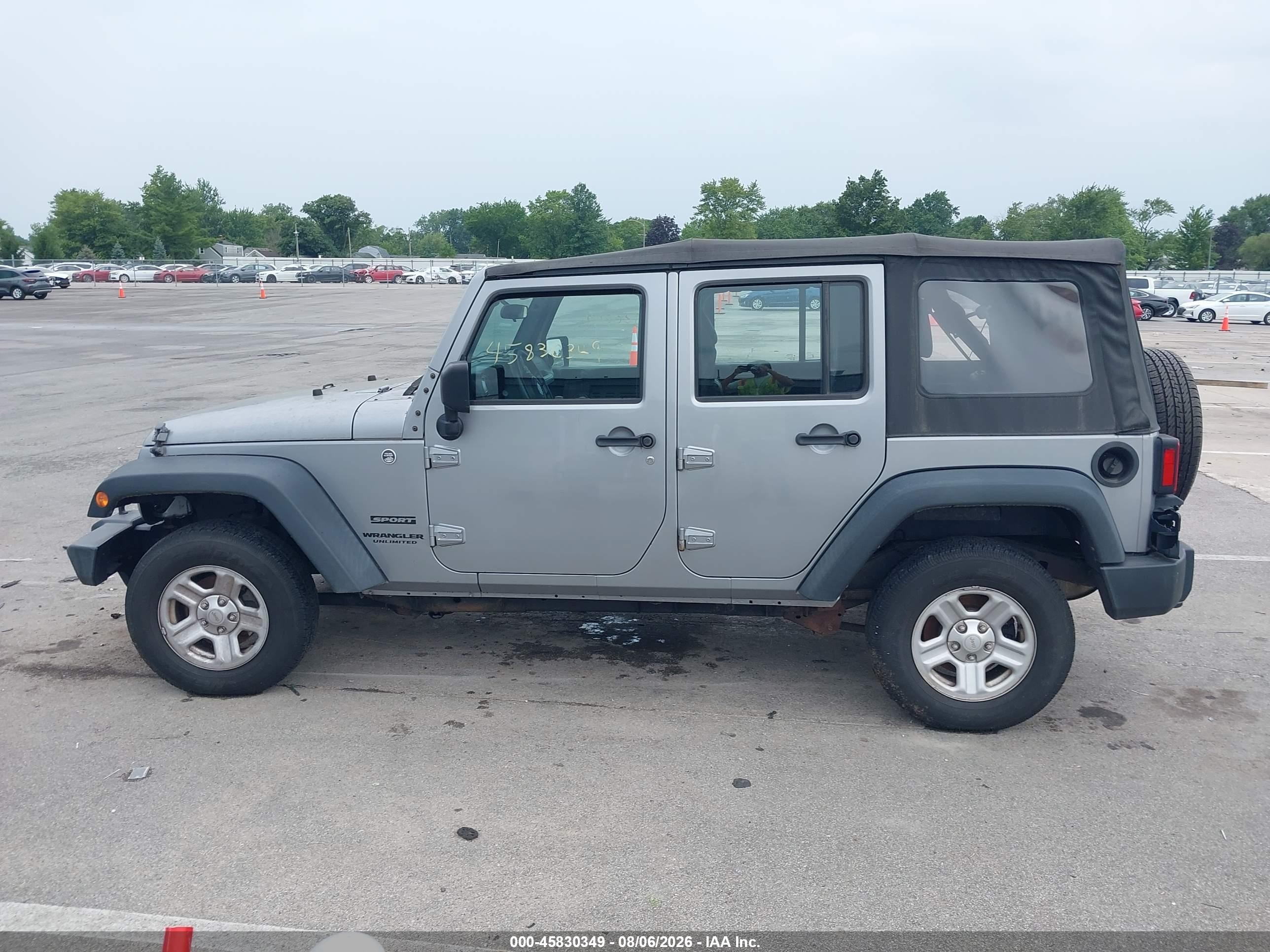 2015 Jeep Wrangler Unlimited Sport Silver vin: 1C4BJWDG1FL760963