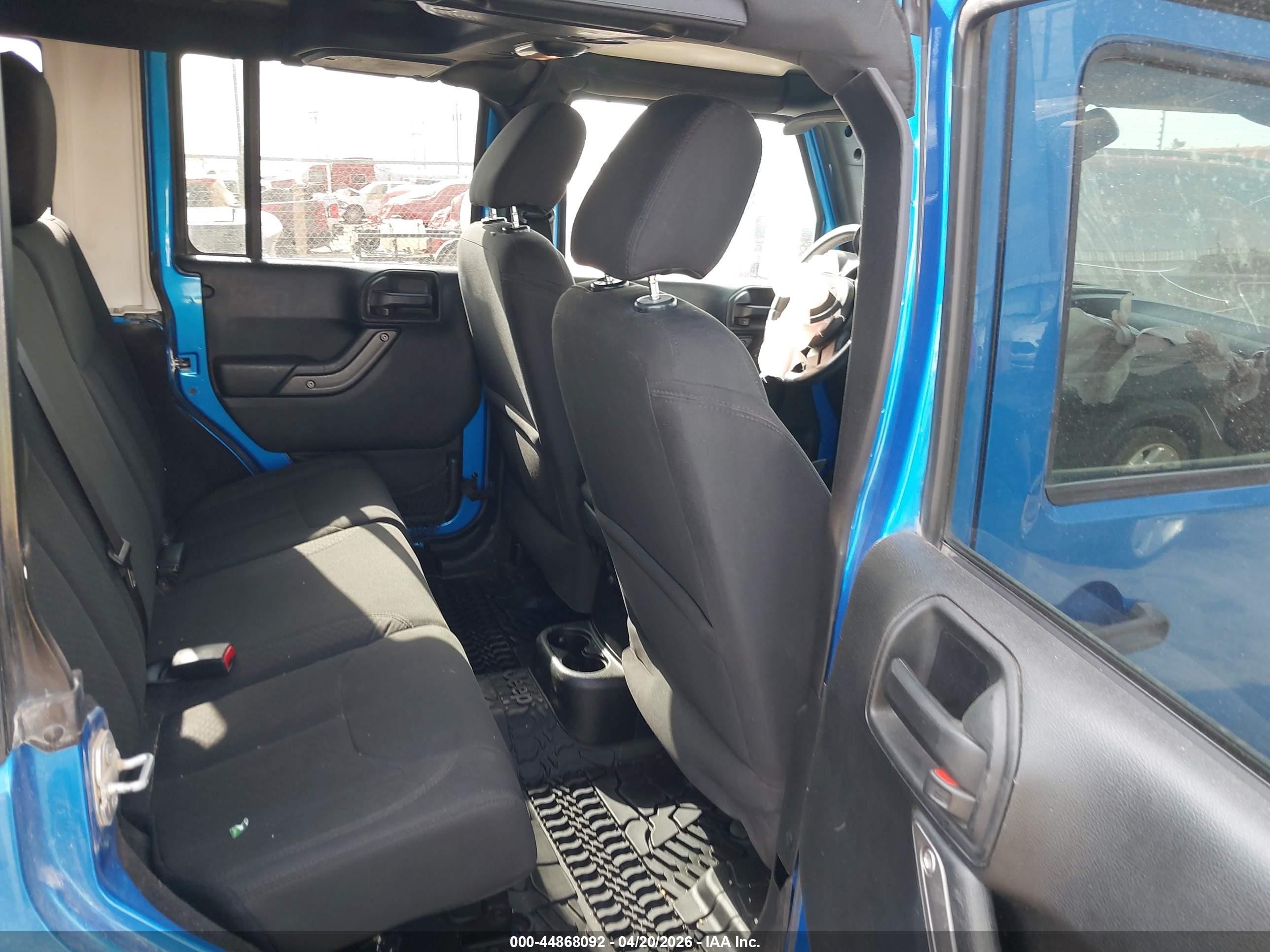 2016 Jeep Wrangler Unlimited Sport Синий vin: 1C4BJWDG1GL251179