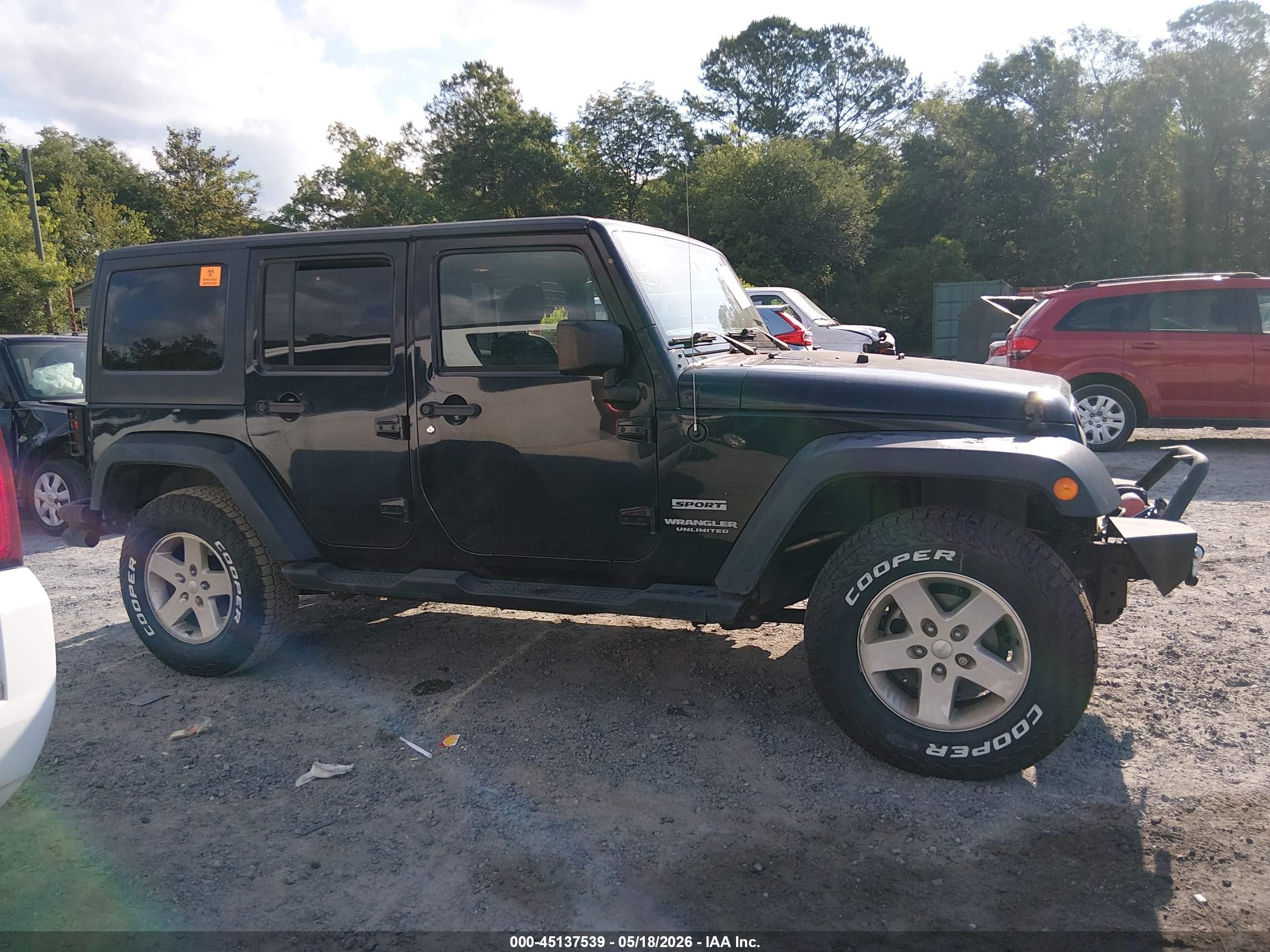 2016 Jeep Wrangler Unlimited Sport Black vin: 1C4BJWDG1GL329993