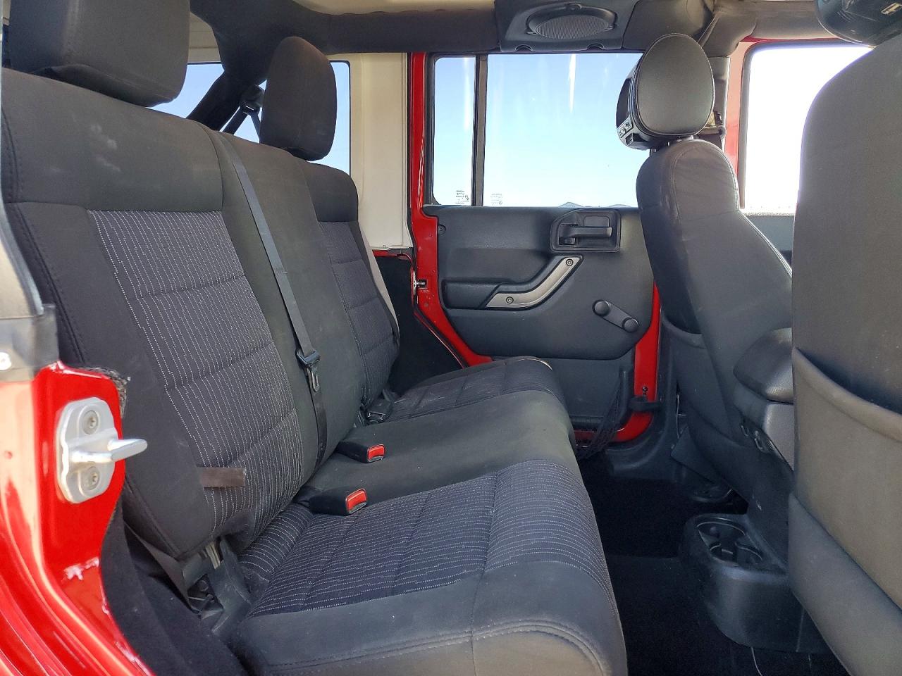 2012 Jeep Wrangler Unlimited Sport Red vin: 1C4BJWDG2CL164336