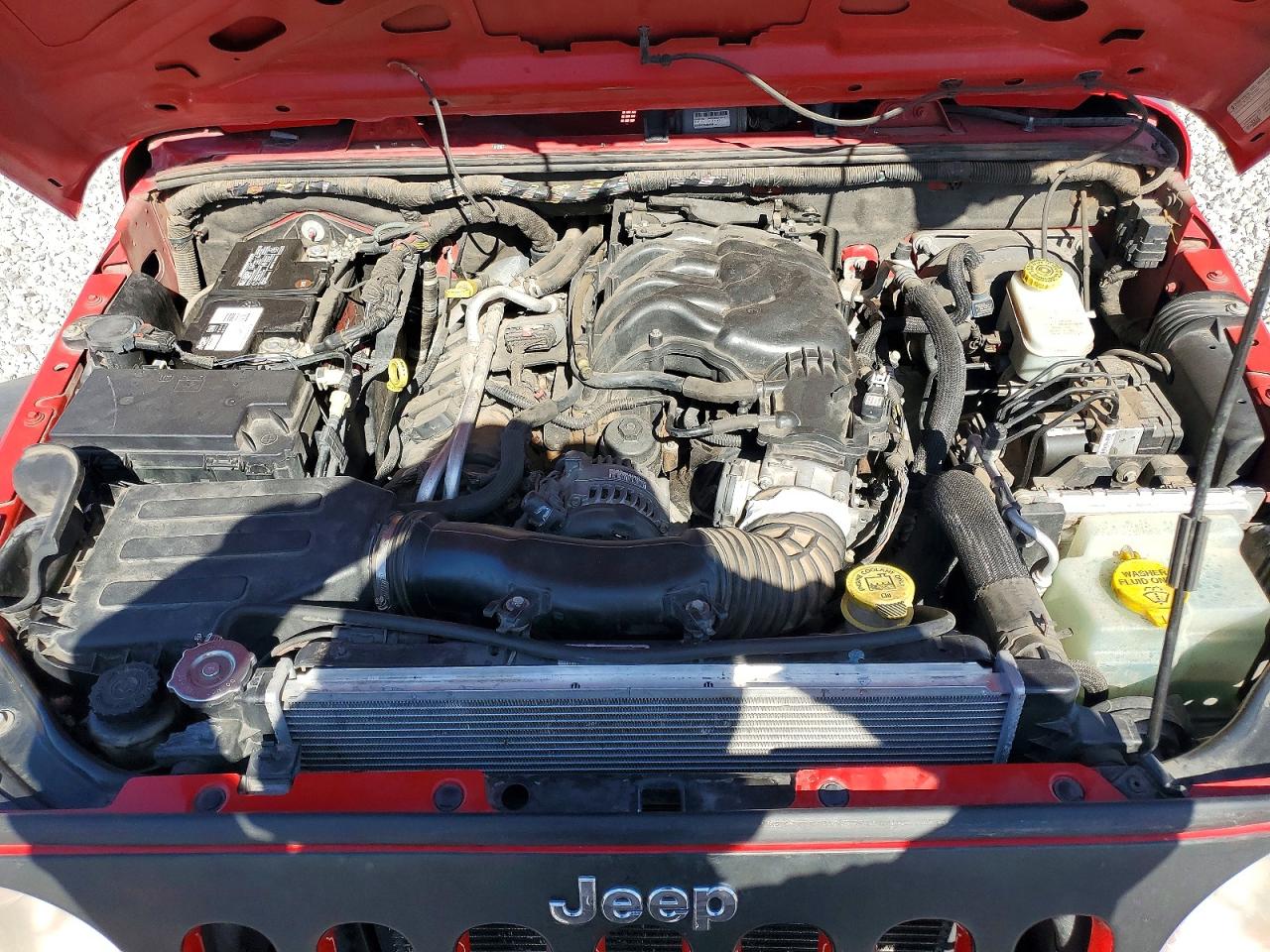 2012 Jeep Wrangler Unlimited Sport Red vin: 1C4BJWDG2CL164336