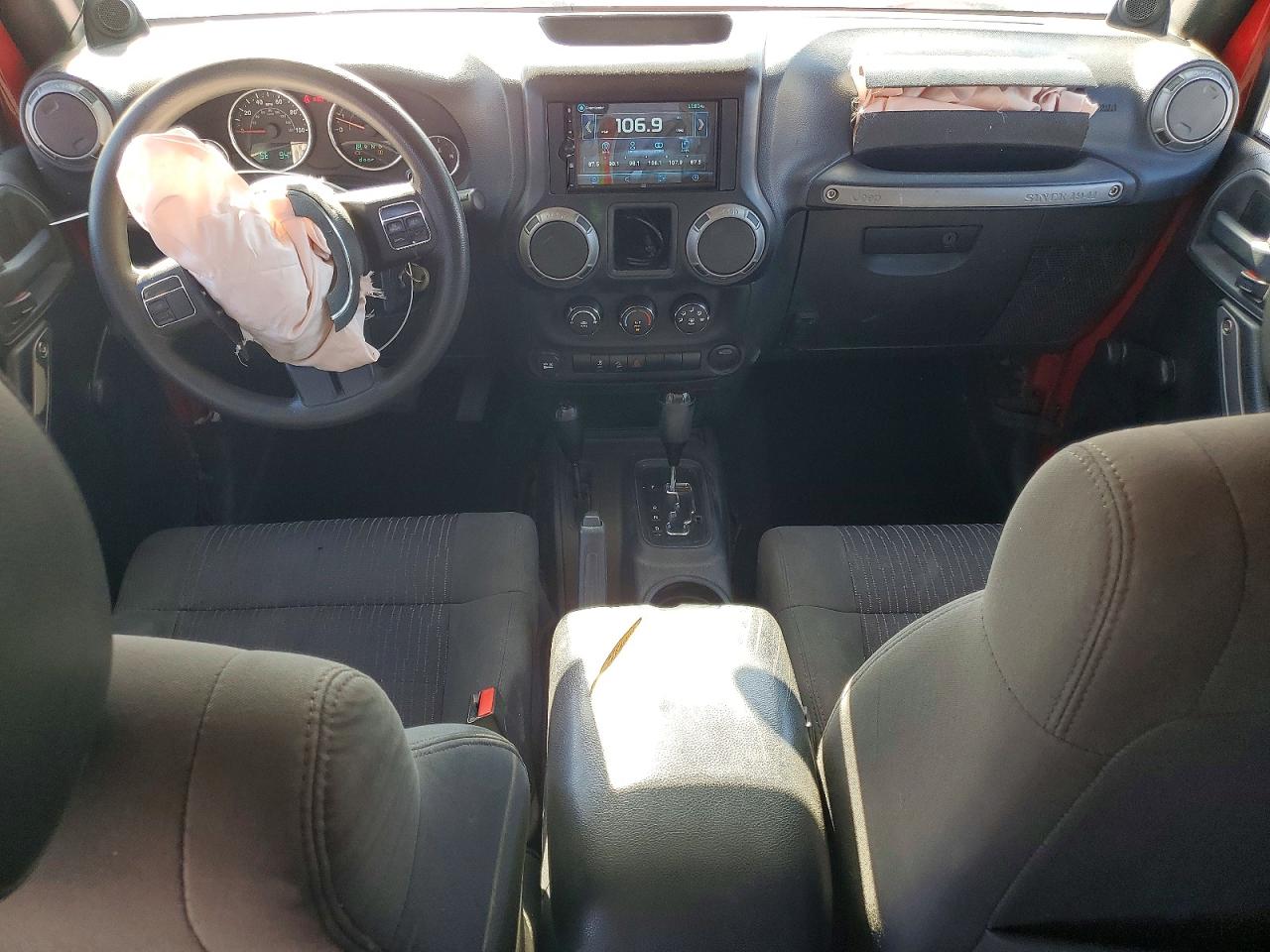 2012 Jeep Wrangler Unlimited Sport Red vin: 1C4BJWDG2CL164336