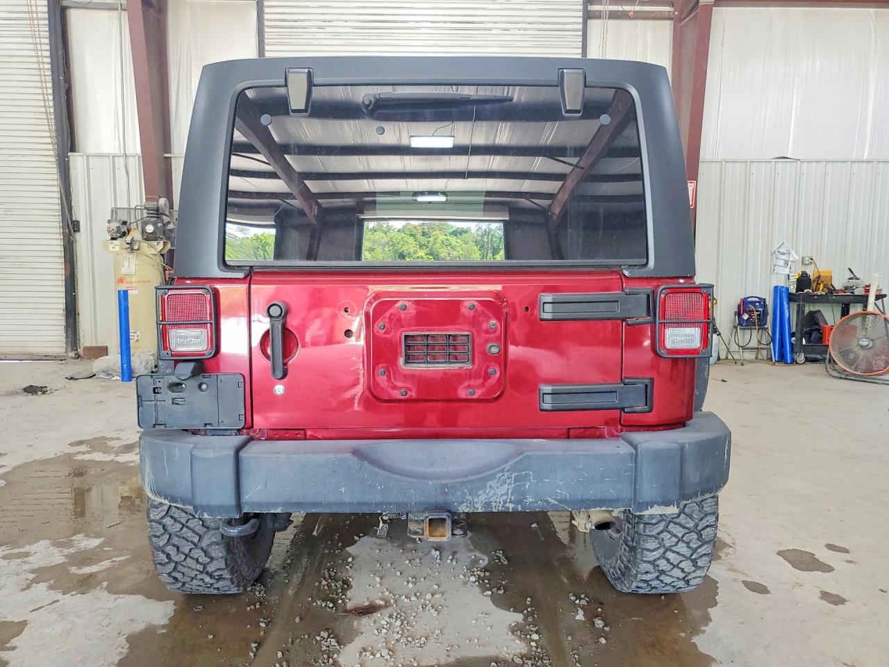 2013 Jeep Wrangler Unlimited Sport Red vin: 1C4BJWDG2DL547548