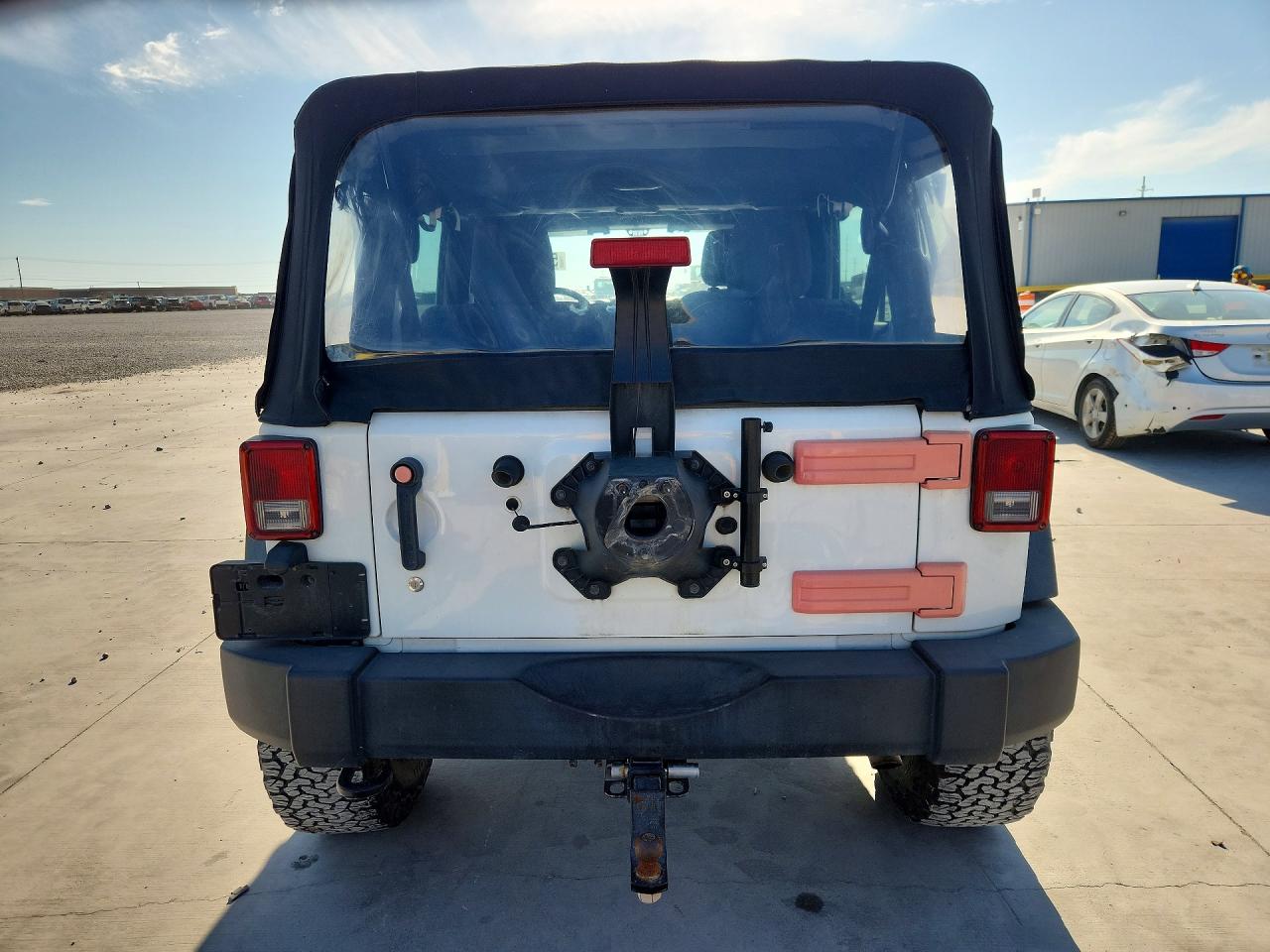 2013 Jeep Wrangler Unlimited Sport White vin: 1C4BJWDG2DL634169