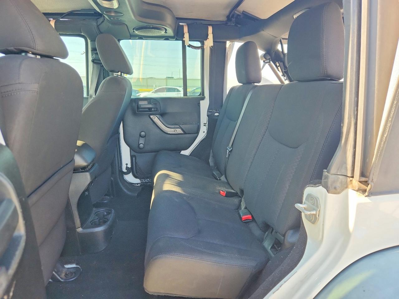 2013 Jeep Wrangler Unlimited Sport White vin: 1C4BJWDG2DL634169