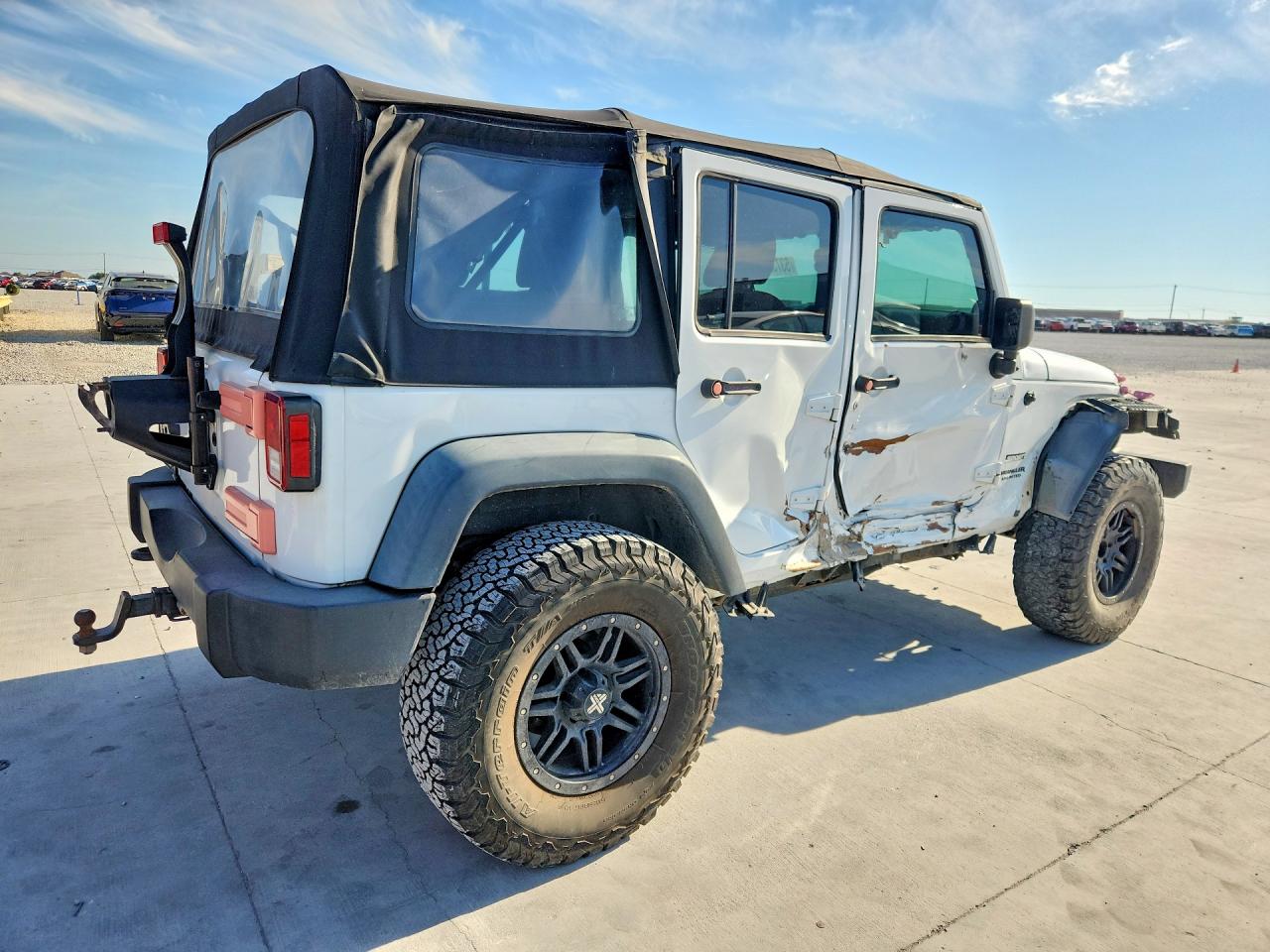 2013 Jeep Wrangler Unlimited Sport White vin: 1C4BJWDG2DL634169