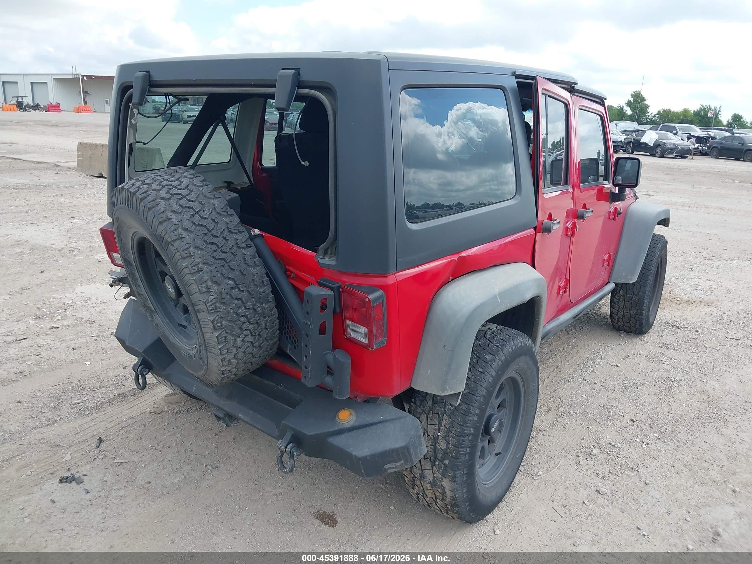2013 Jeep Wrangler Unlimited Sport Red vin: 1C4BJWDG2DL688684