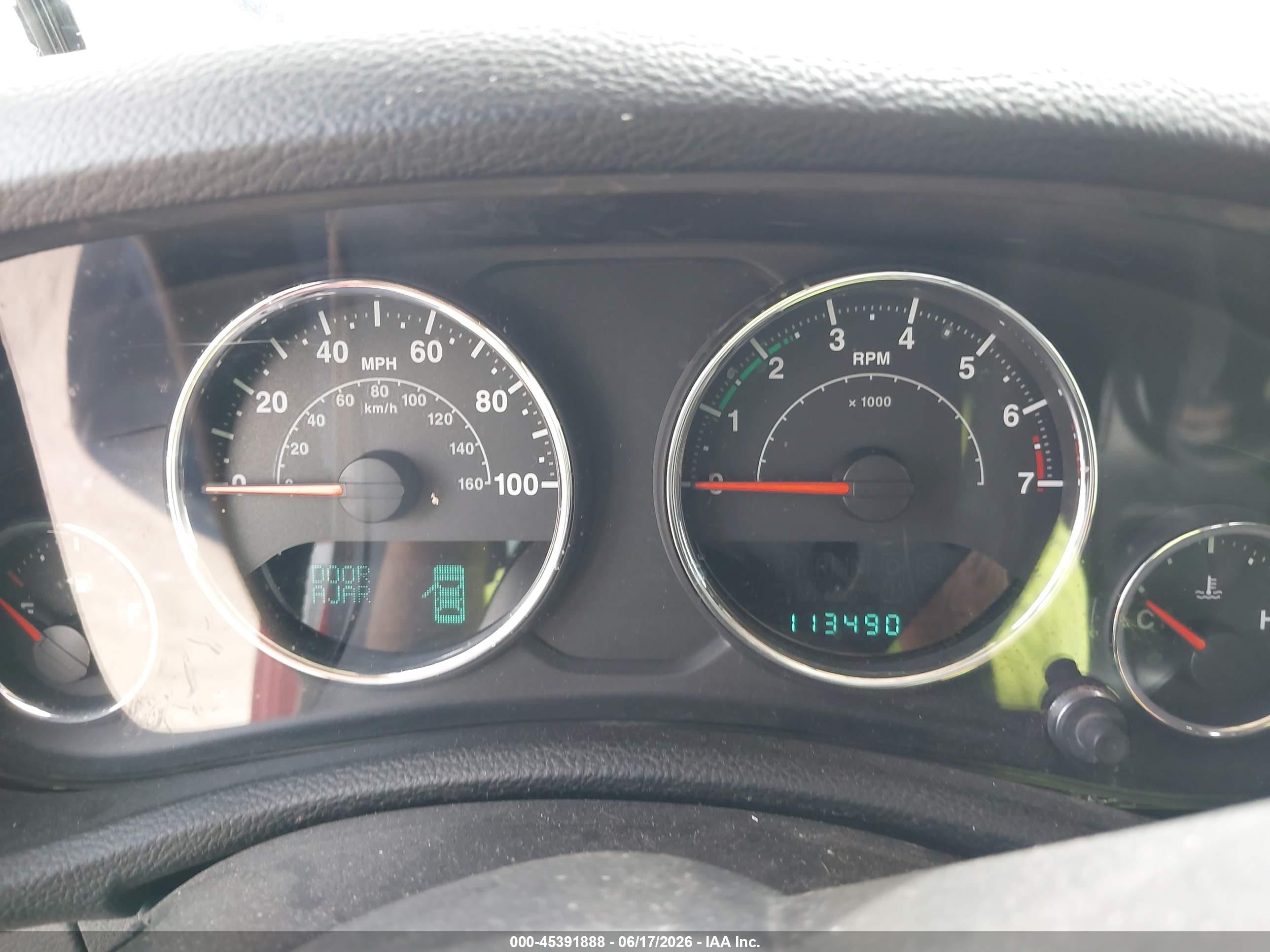 2013 Jeep Wrangler Unlimited Sport Red vin: 1C4BJWDG2DL688684