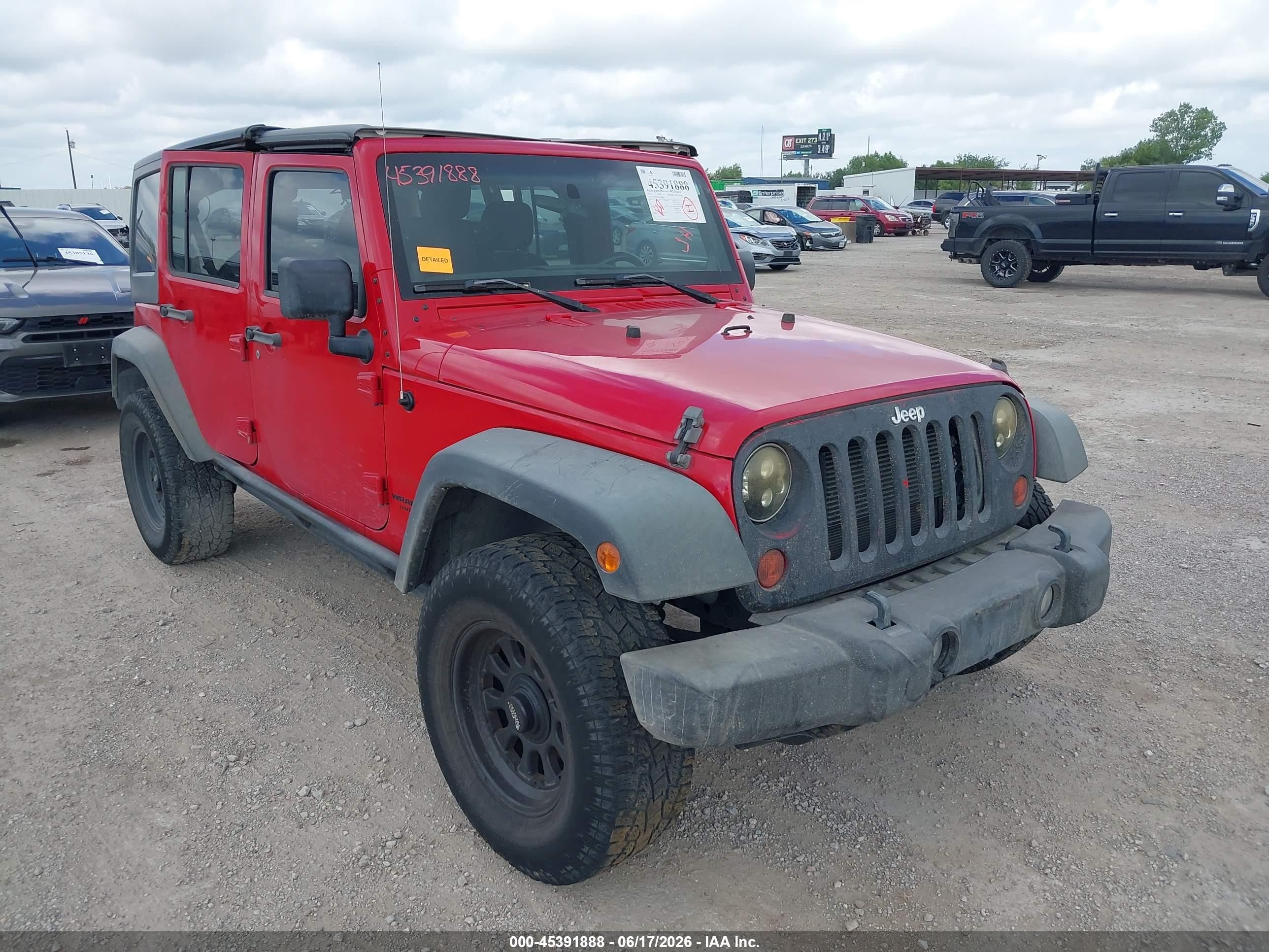 2013 Jeep Wrangler Unlimited Sport Red vin: 1C4BJWDG2DL688684