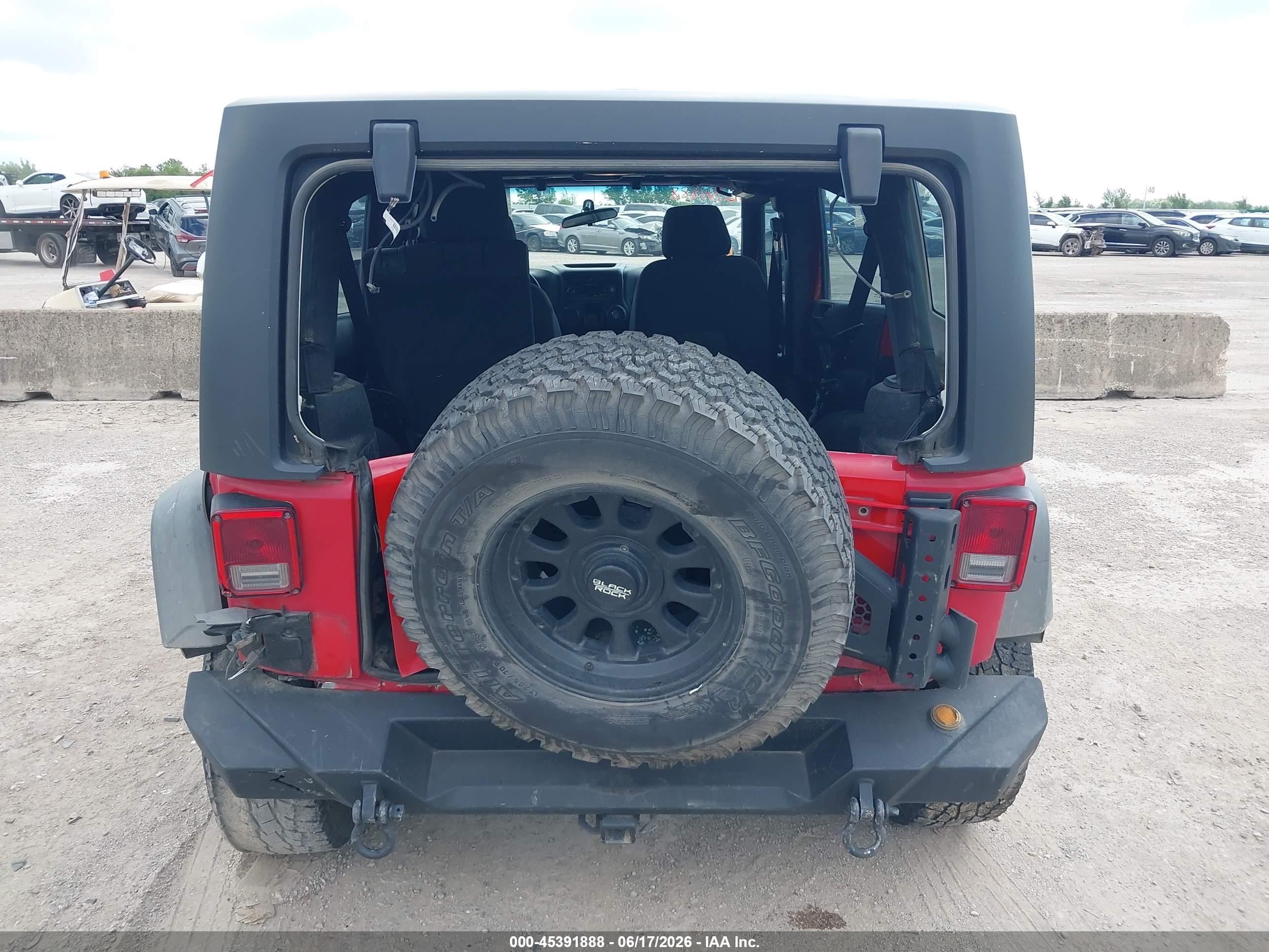 2013 Jeep Wrangler Unlimited Sport Red vin: 1C4BJWDG2DL688684