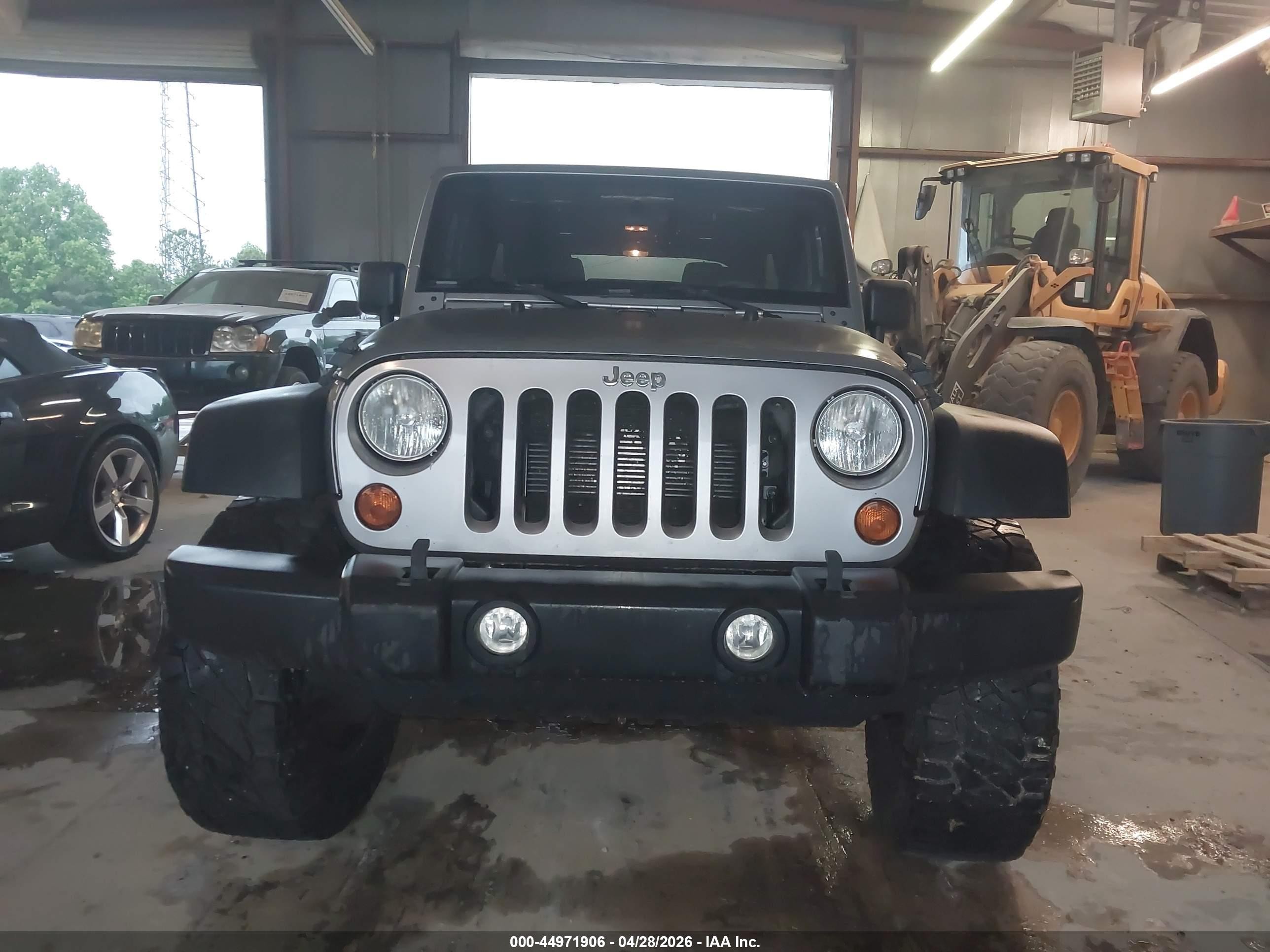 2013 Jeep Wrangler Unlimited Sport Серый vin: 1C4BJWDG2DL704396
