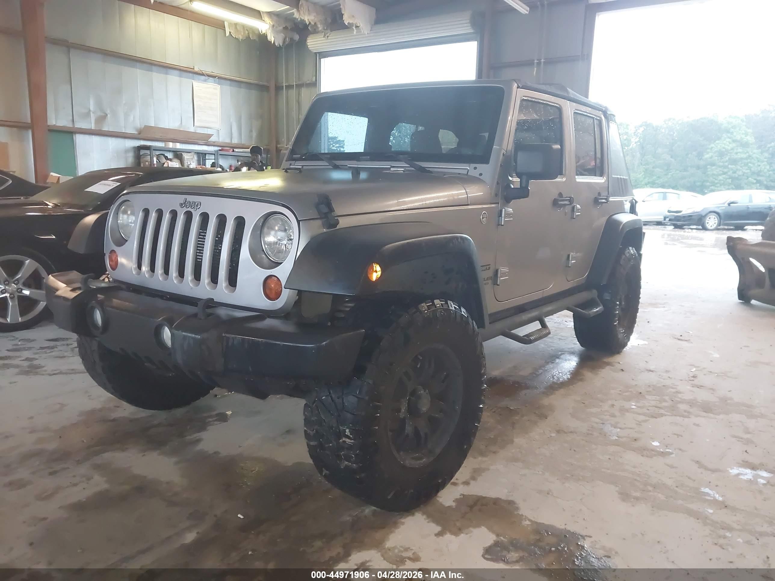 2013 Jeep Wrangler Unlimited Sport Серый vin: 1C4BJWDG2DL704396