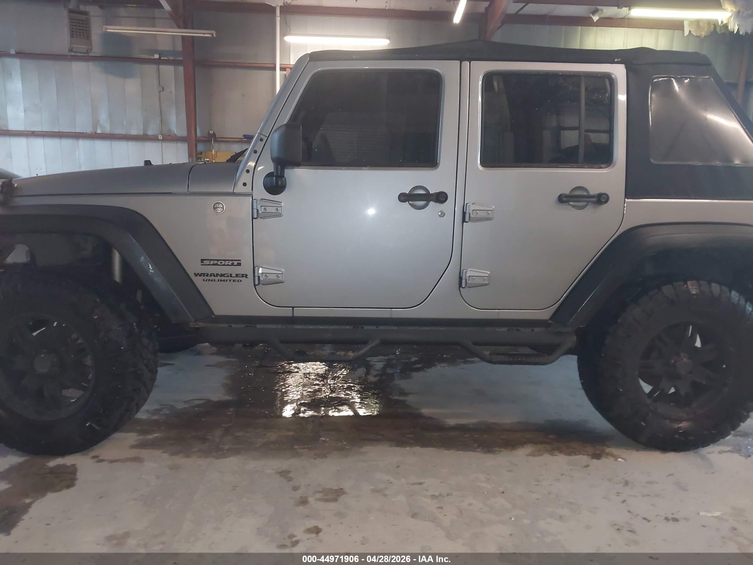 2013 Jeep Wrangler Unlimited Sport Серый vin: 1C4BJWDG2DL704396
