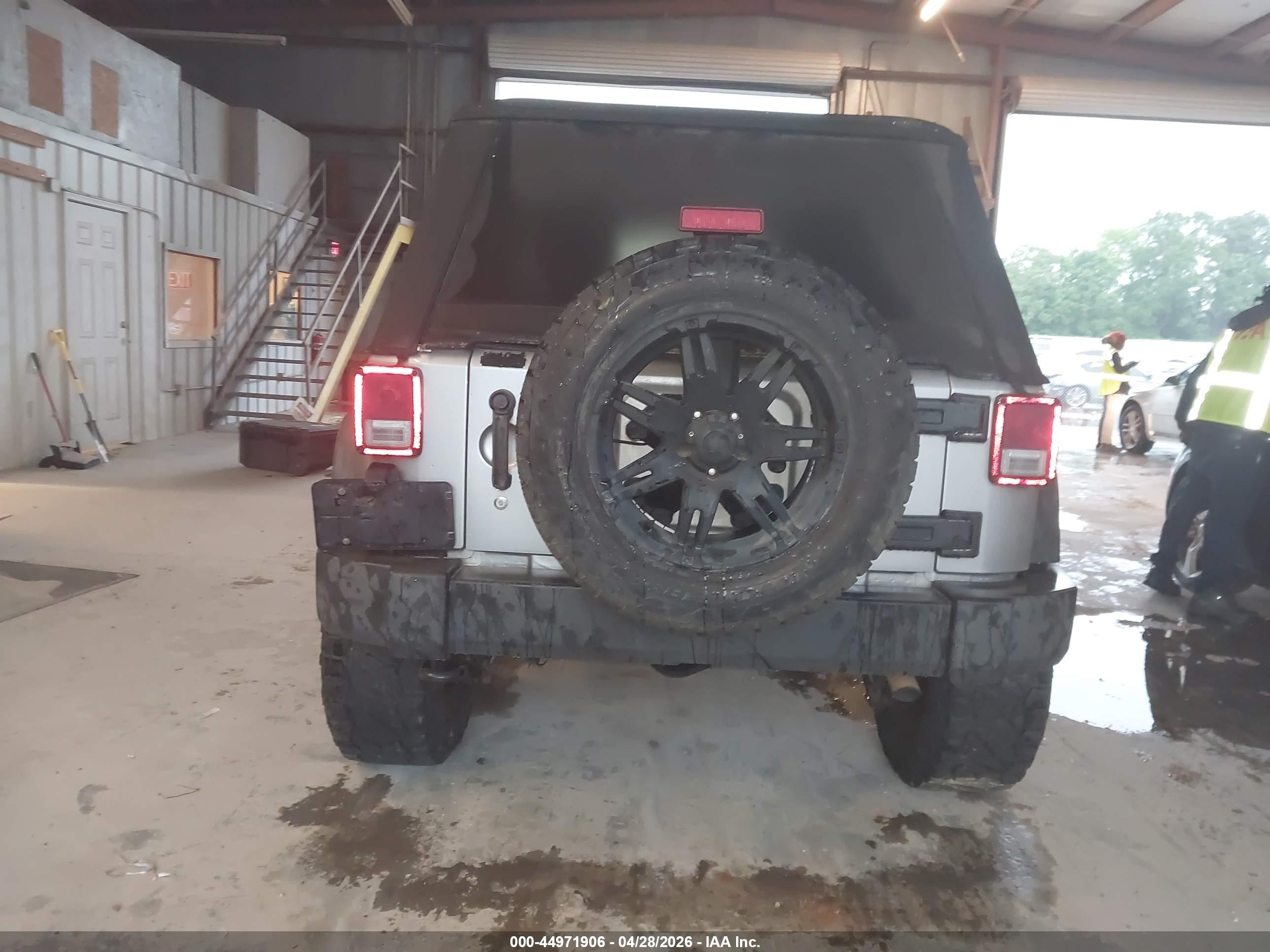 2013 Jeep Wrangler Unlimited Sport Серый vin: 1C4BJWDG2DL704396