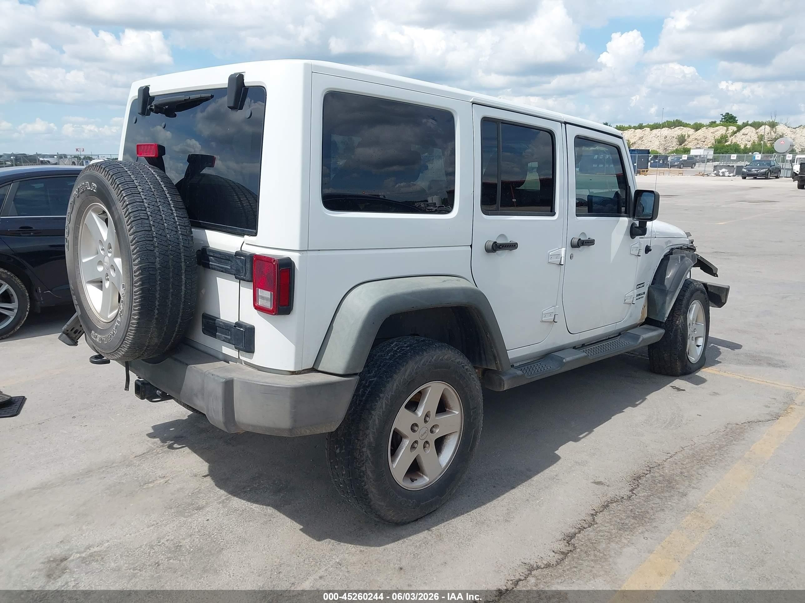 2014 Jeep Wrangler Unlimited Sport White vin: 1C4BJWDG2EL126835