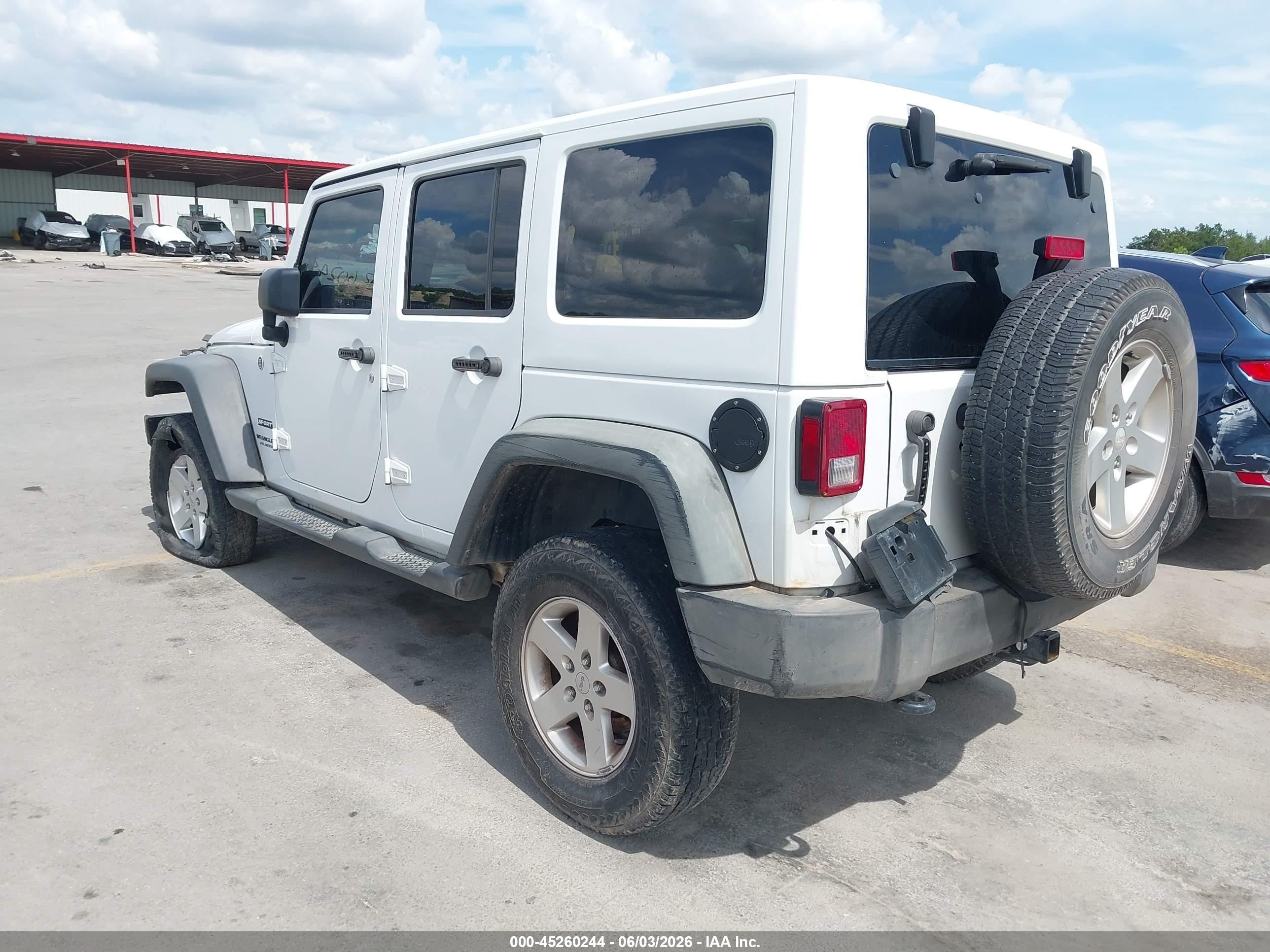 2014 Jeep Wrangler Unlimited Sport White vin: 1C4BJWDG2EL126835