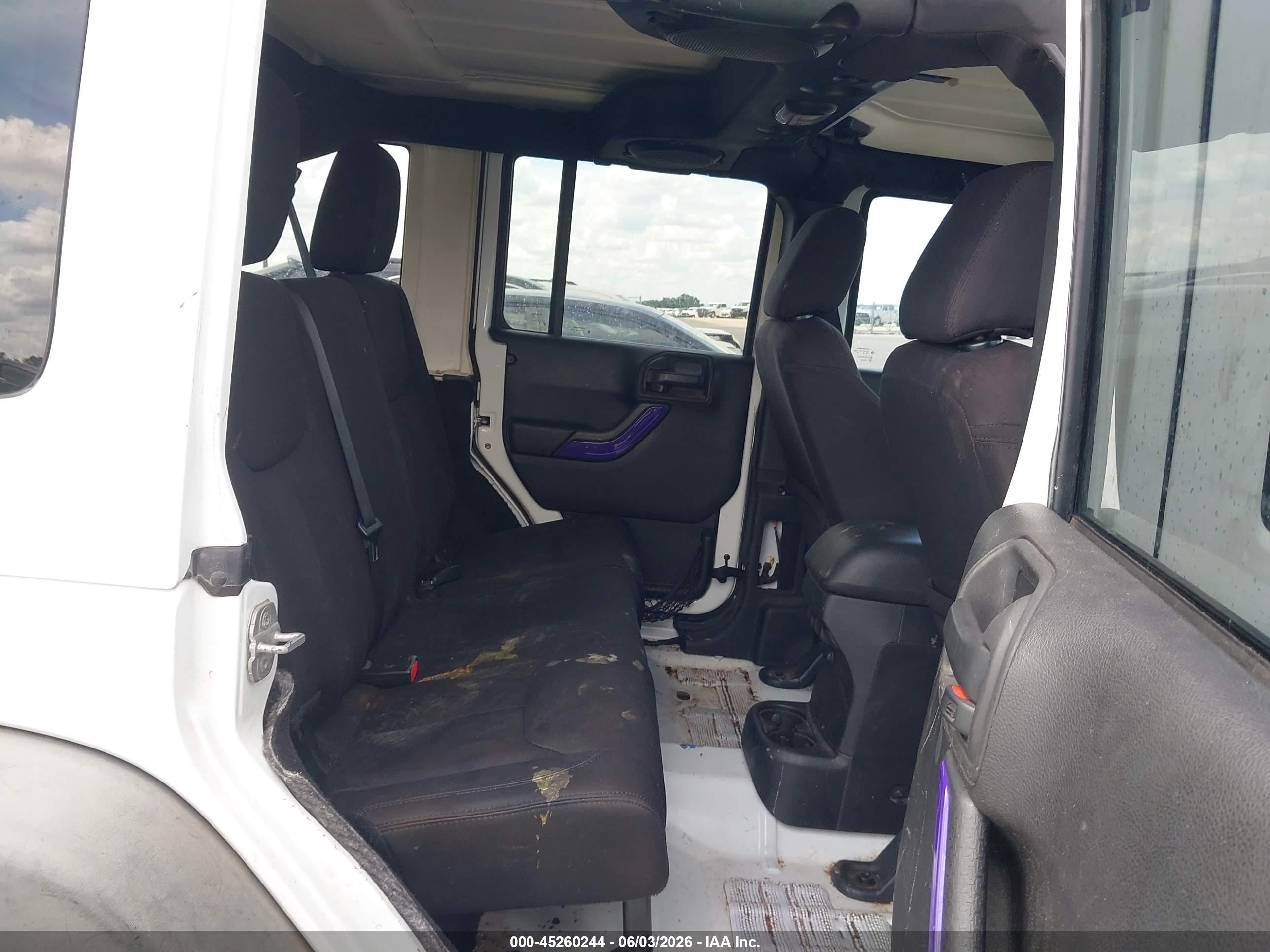 2014 Jeep Wrangler Unlimited Sport White vin: 1C4BJWDG2EL126835