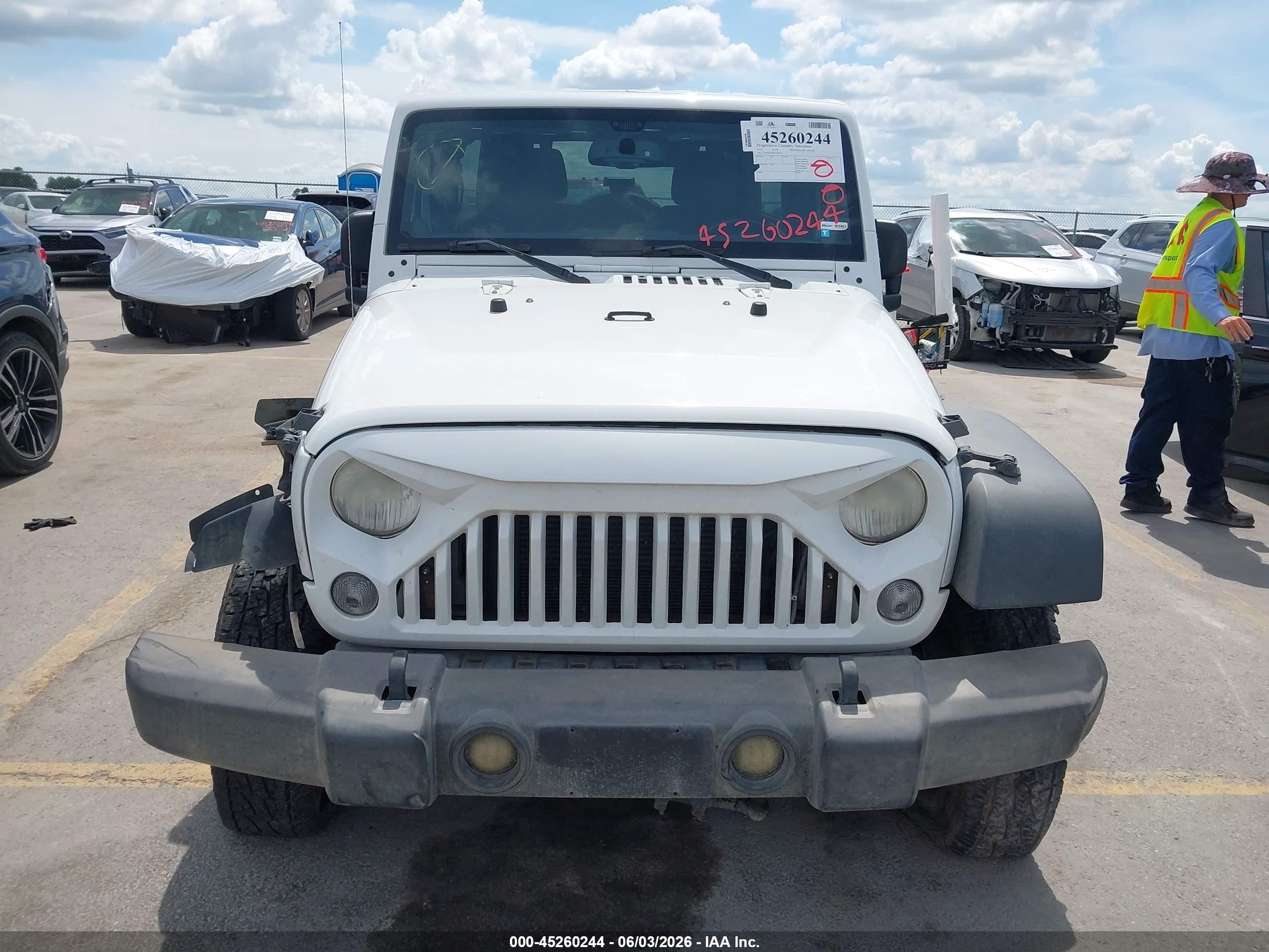 2014 Jeep Wrangler Unlimited Sport White vin: 1C4BJWDG2EL126835