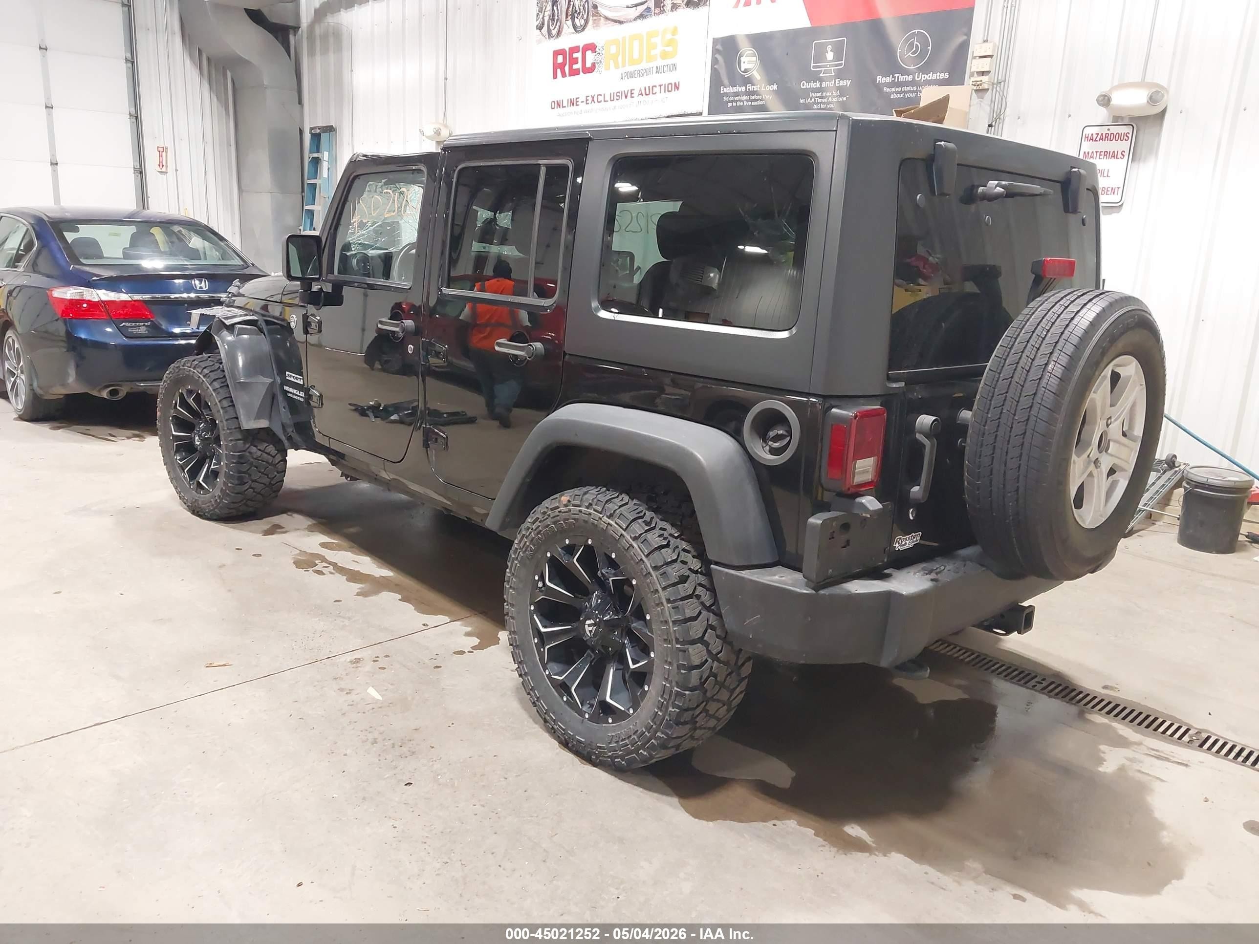 2014 Jeep Wrangler Unlimited Sport Black vin: 1C4BJWDG2EL136586