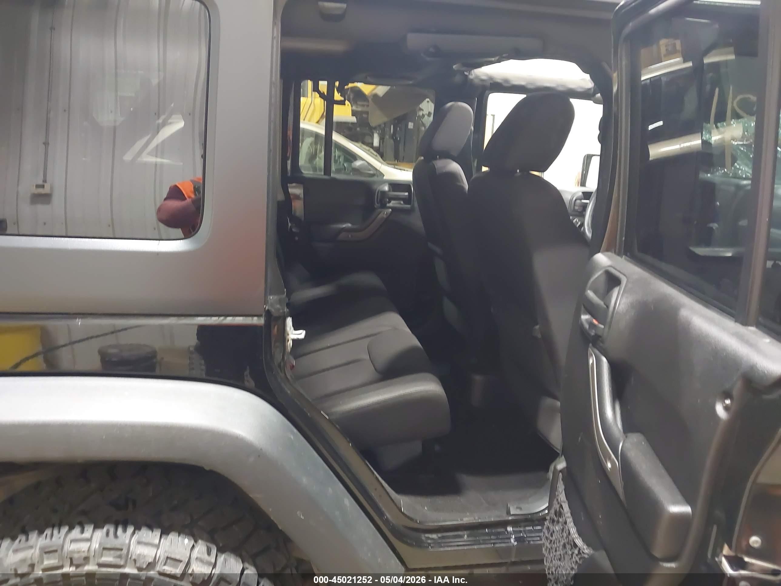 2014 Jeep Wrangler Unlimited Sport Black vin: 1C4BJWDG2EL136586