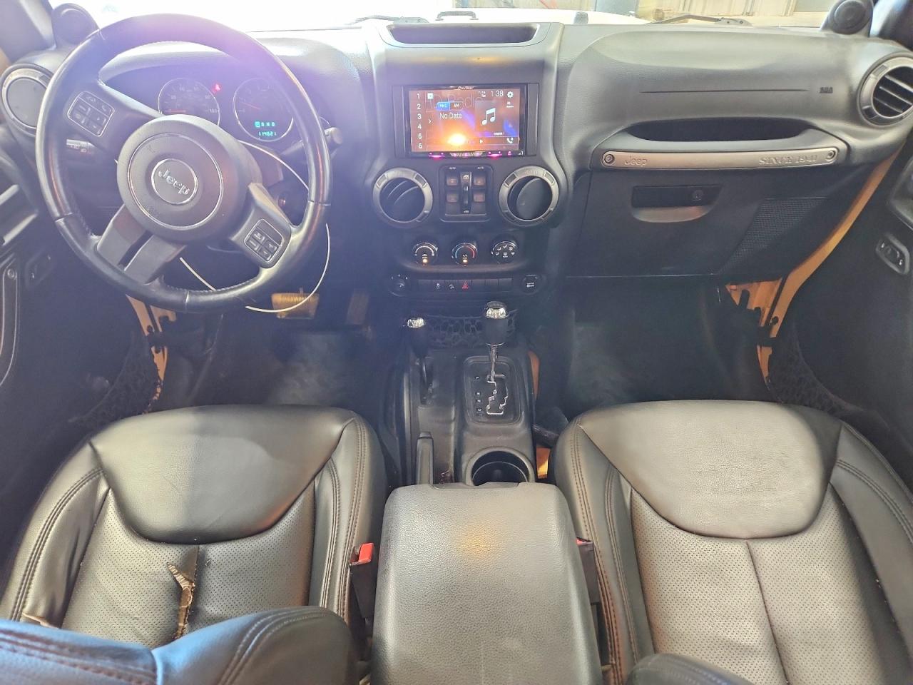 2014 Jeep Wrangler Unlimited Sport Yellow vin: 1C4BJWDG2EL139293