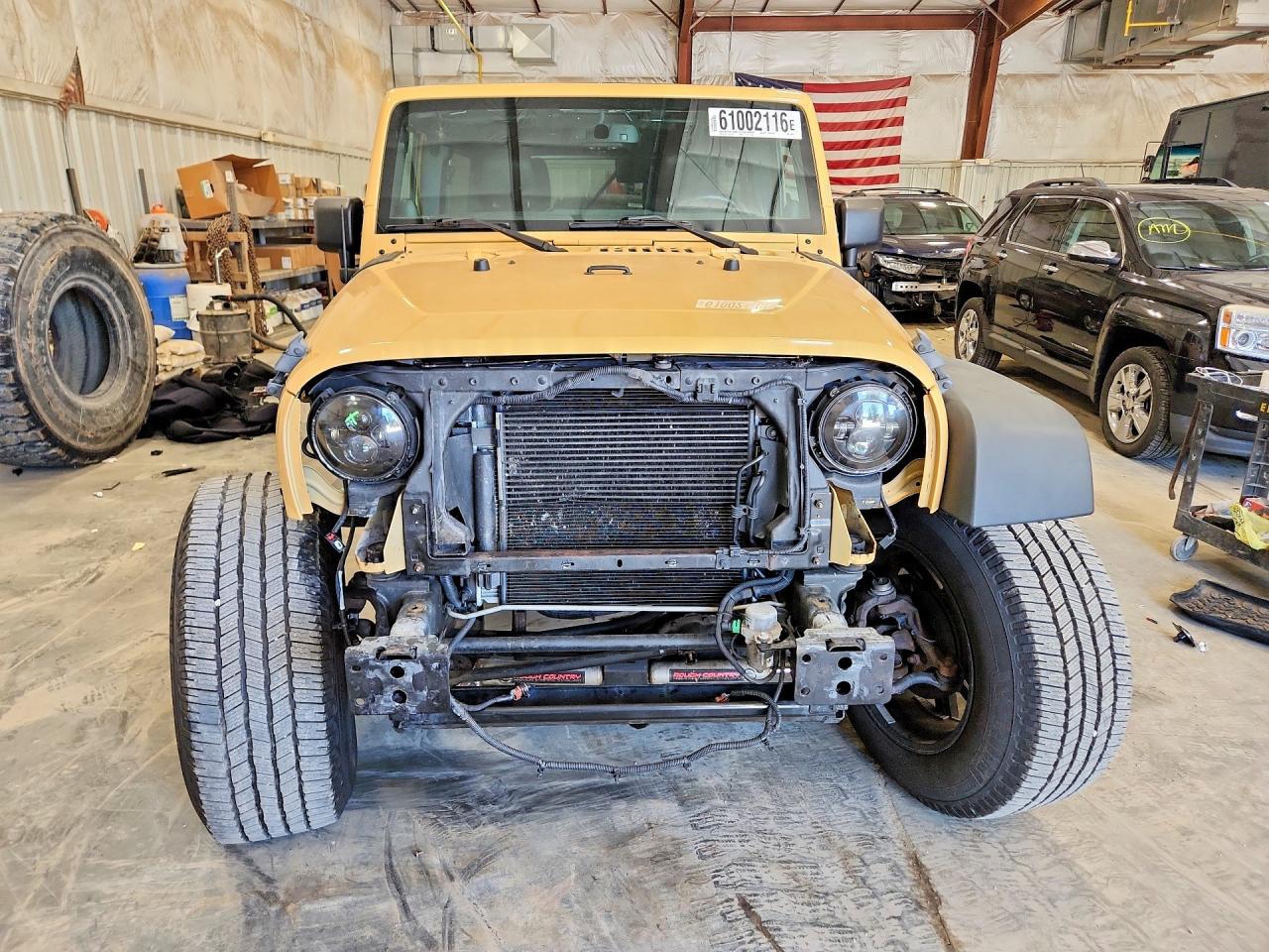 2014 Jeep Wrangler Unlimited Sport Yellow vin: 1C4BJWDG2EL139293