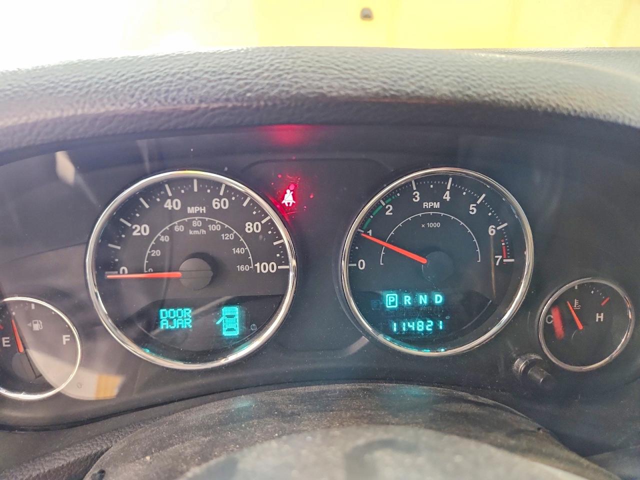 2014 Jeep Wrangler Unlimited Sport Yellow vin: 1C4BJWDG2EL139293