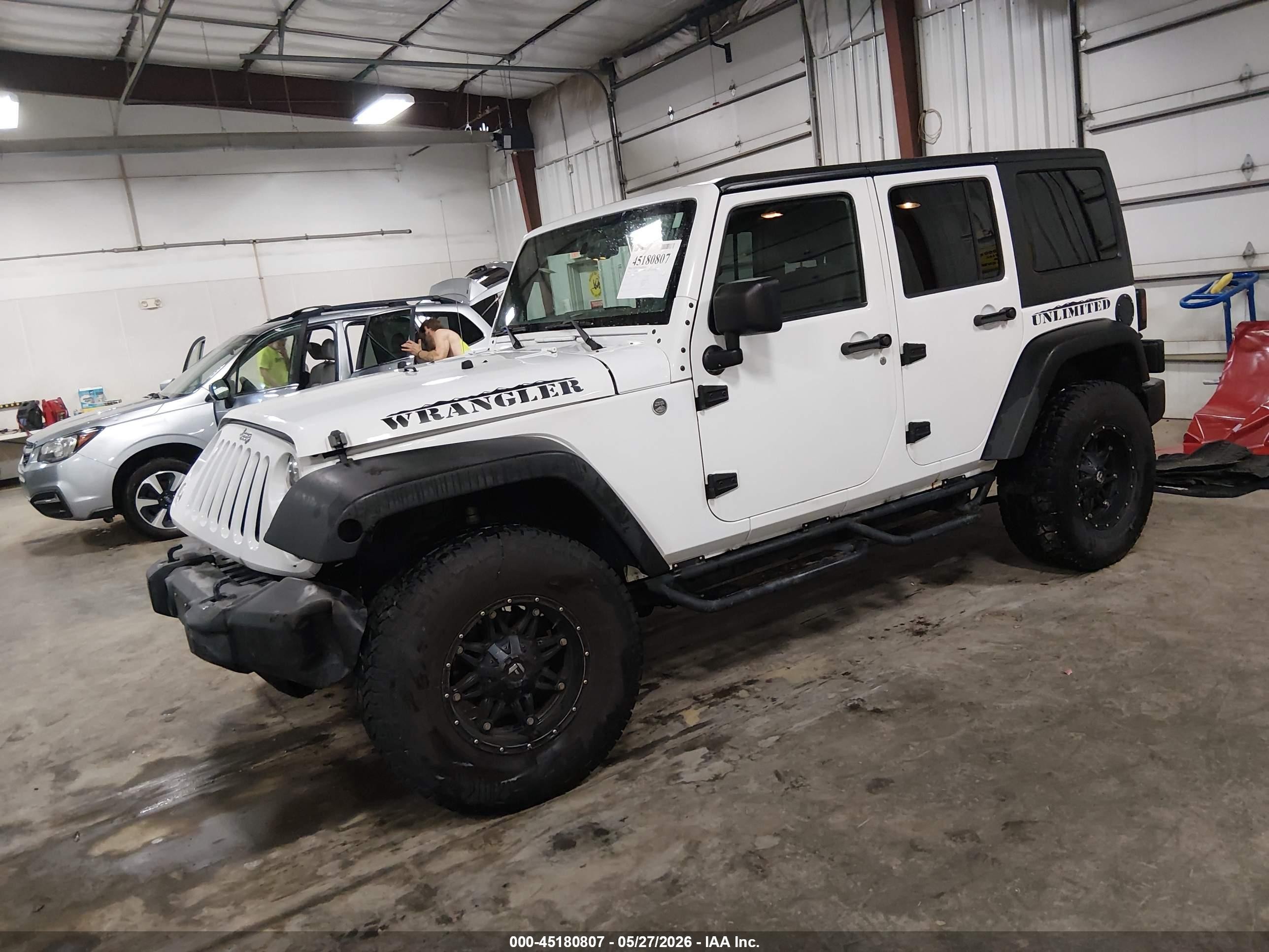 2014 Jeep Wrangler Unlimited Sport White vin: 1C4BJWDG2EL170995