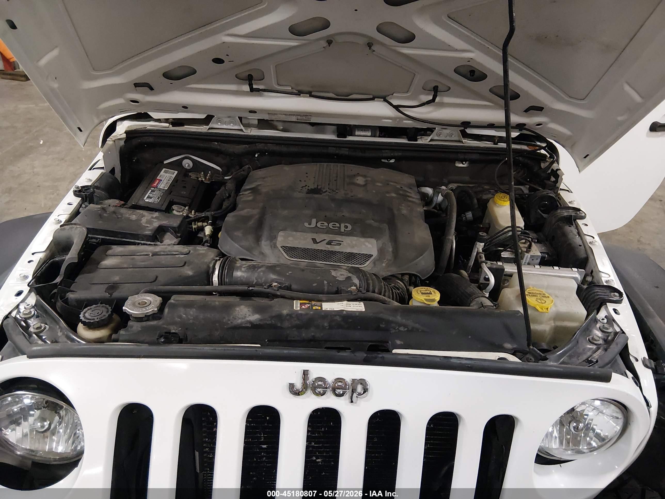 2014 Jeep Wrangler Unlimited Sport White vin: 1C4BJWDG2EL170995