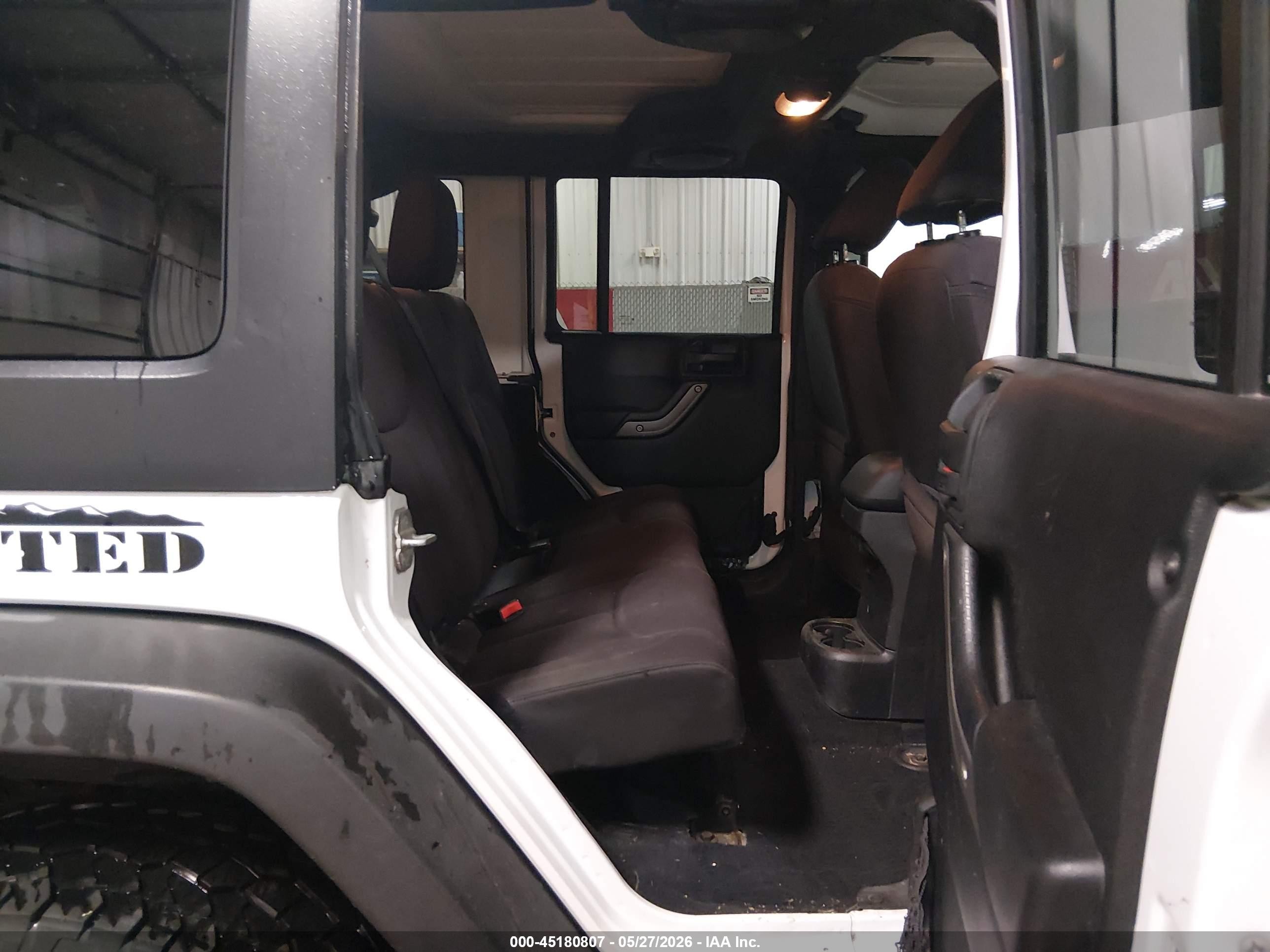 2014 Jeep Wrangler Unlimited Sport White vin: 1C4BJWDG2EL170995