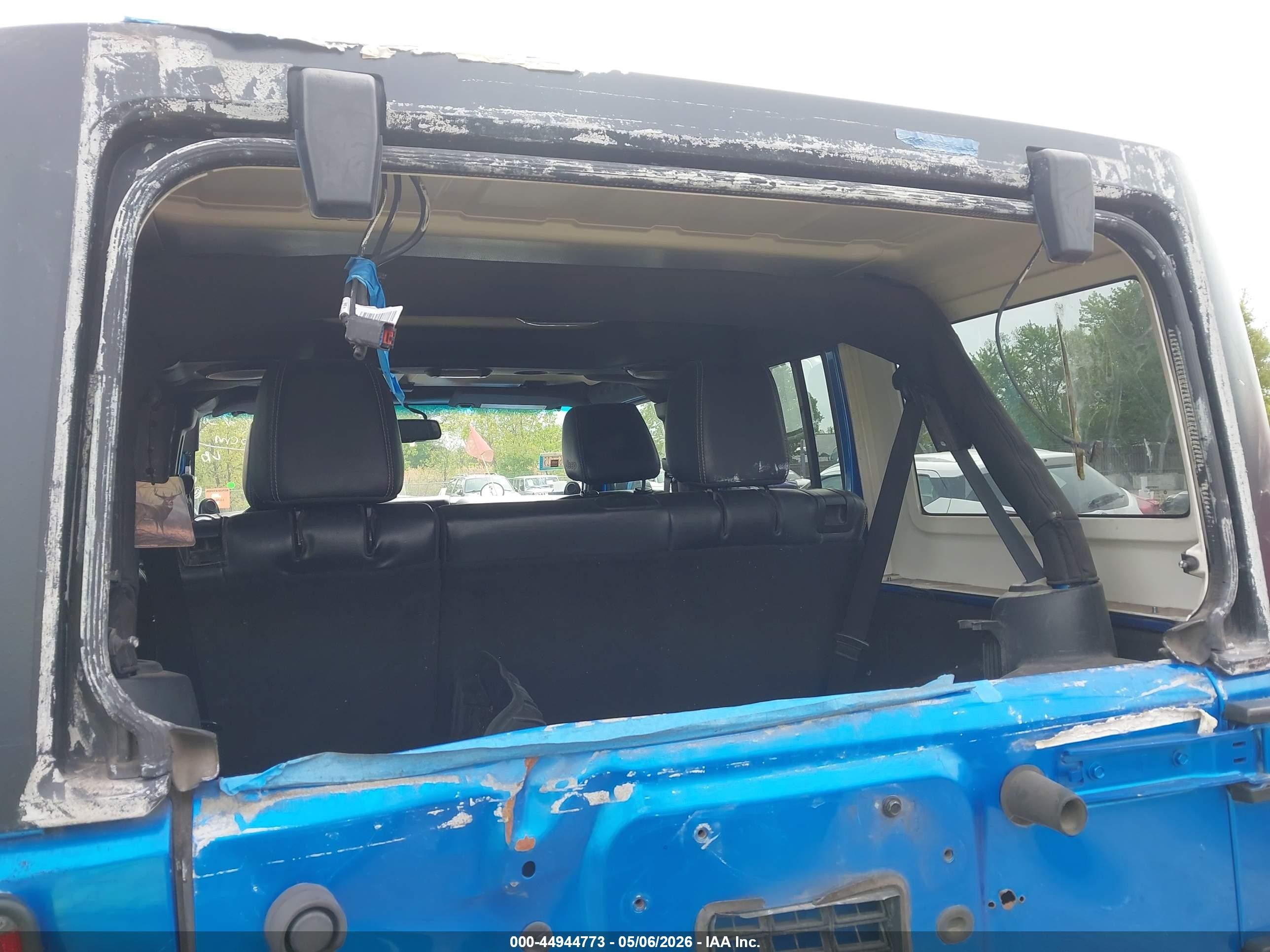 2014 Jeep Wrangler Unlimited Freedom Edition Blue vin: 1C4BJWDG2EL196612