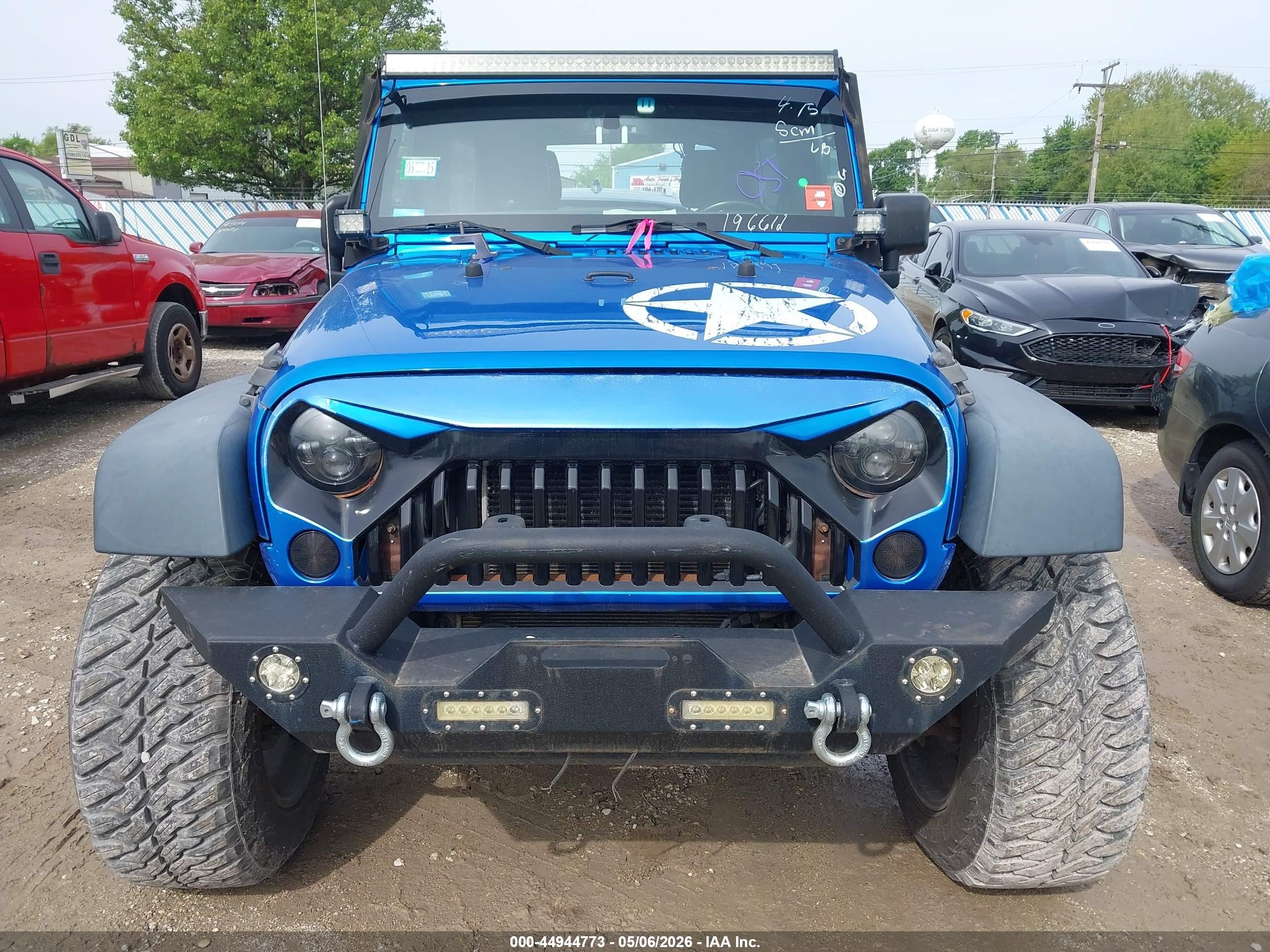 2014 Jeep Wrangler Unlimited Freedom Edition Blue vin: 1C4BJWDG2EL196612