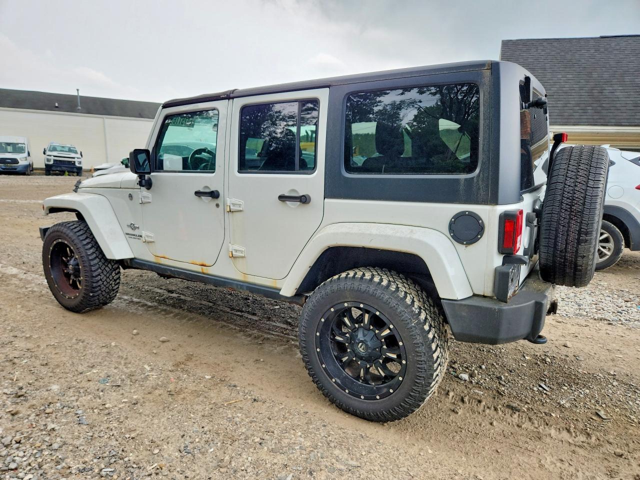 2014 Jeep Wrangler Unlimited Sport White vin: 1C4BJWDG2EL224831