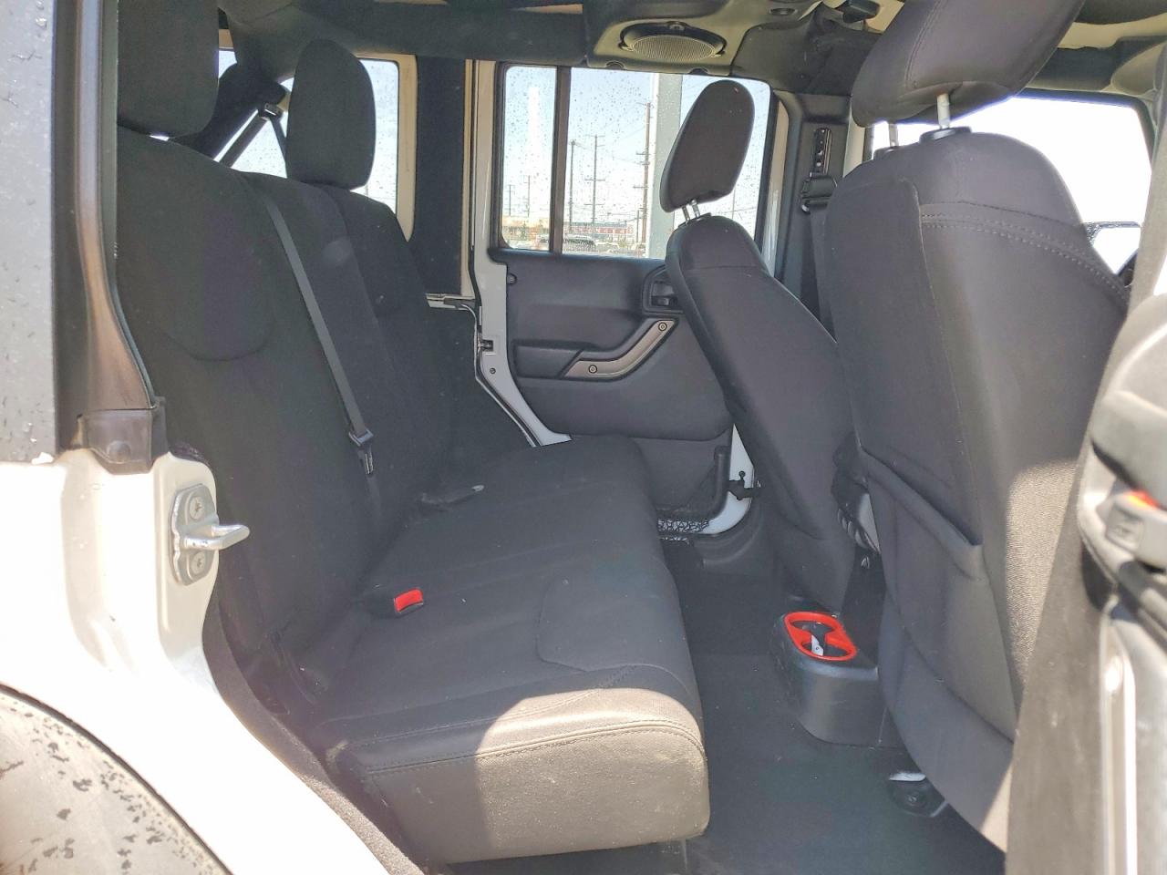 2014 Jeep Wrangler Unlimited Sport White vin: 1C4BJWDG2EL251186