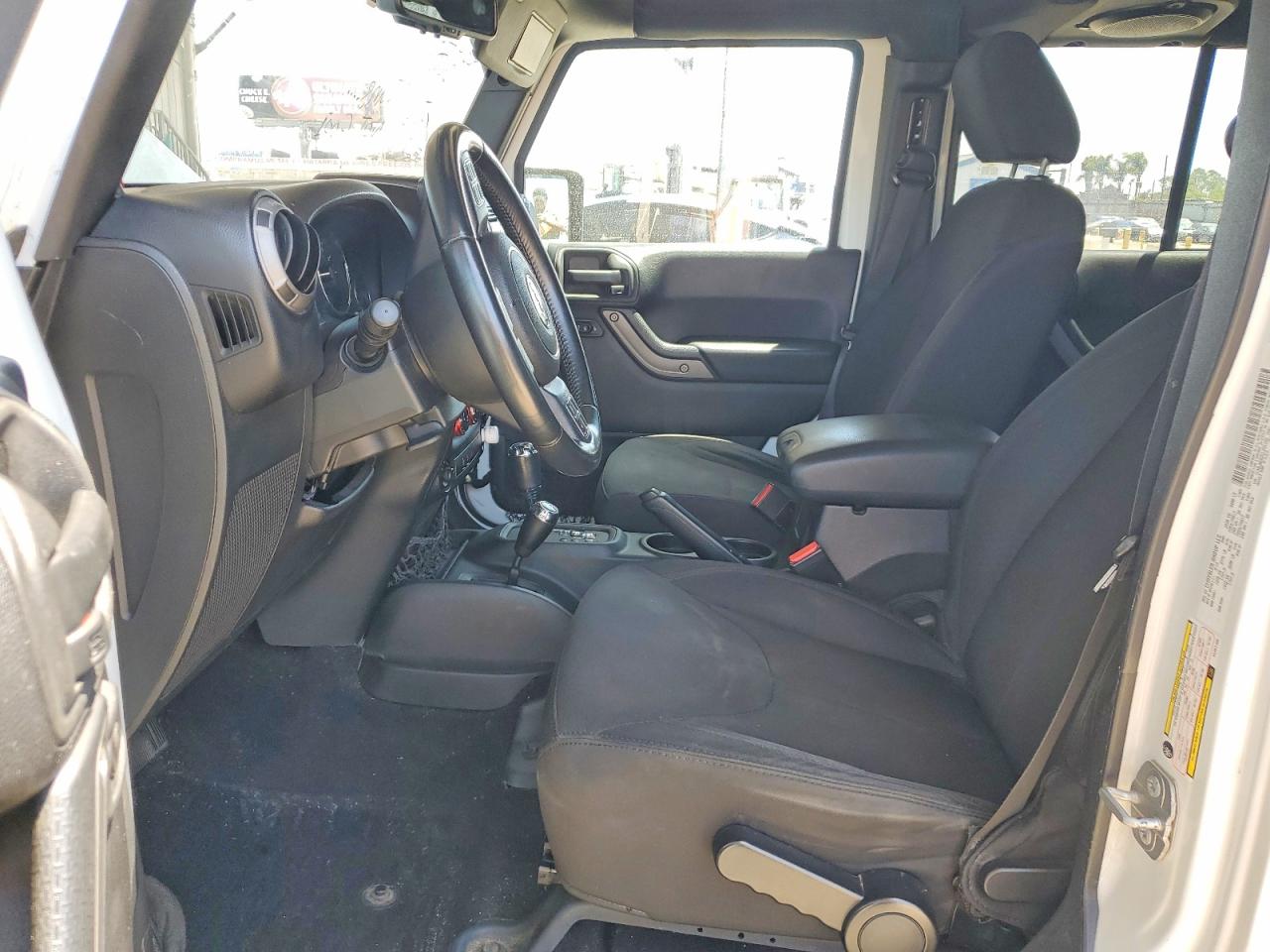2014 Jeep Wrangler Unlimited Sport White vin: 1C4BJWDG2EL251186