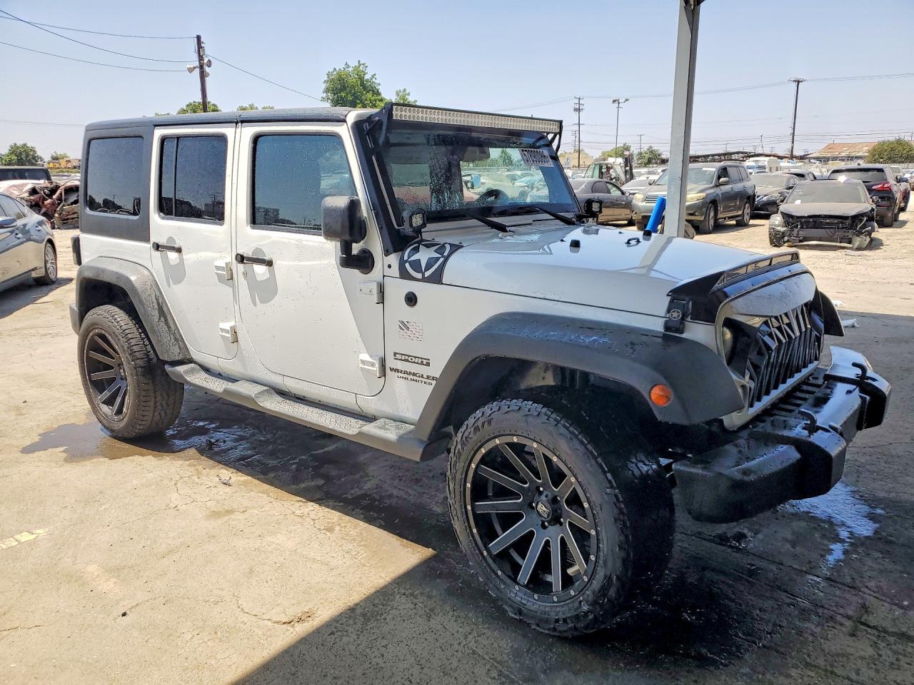 2014 Jeep Wrangler Unlimited Sport White vin: 1C4BJWDG2EL251186