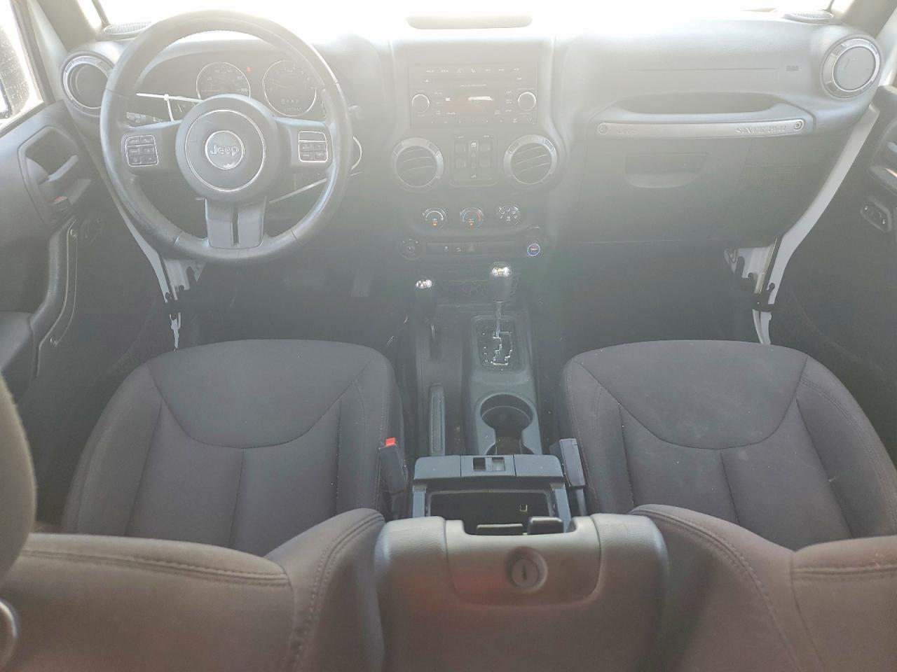 2015 Jeep Wrangler Unlimited Sport Белый vin: 1C4BJWDG2FL501981