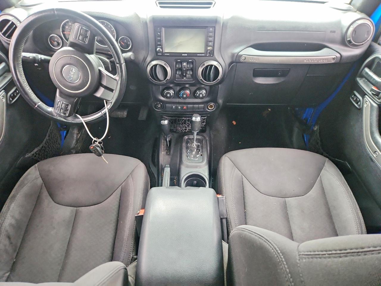 2015 Jeep Wrangler Unlimited Sport Синий vin: 1C4BJWDG2FL574011
